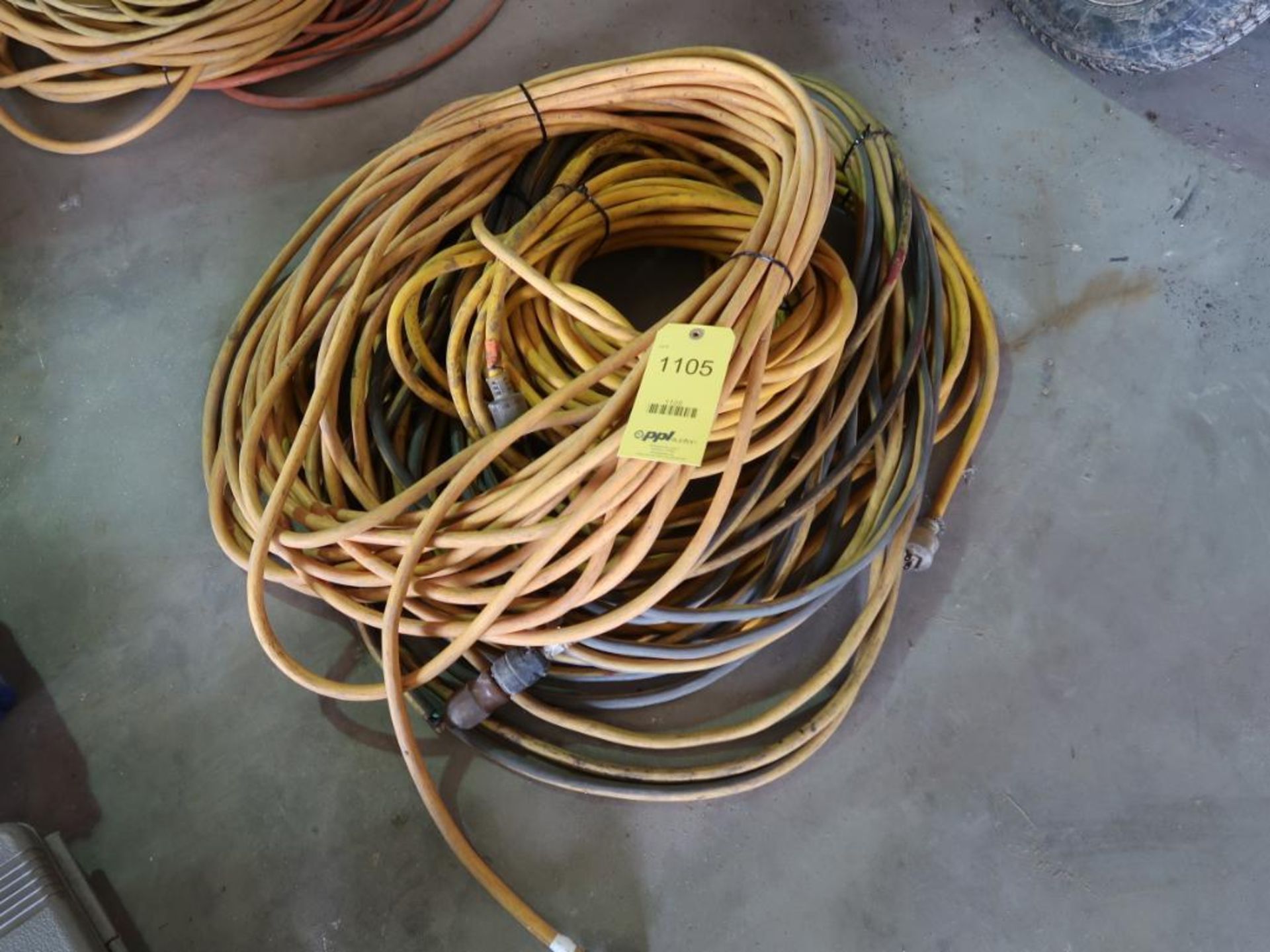 LOT: Assorted Heavy Duty Electrical Cord