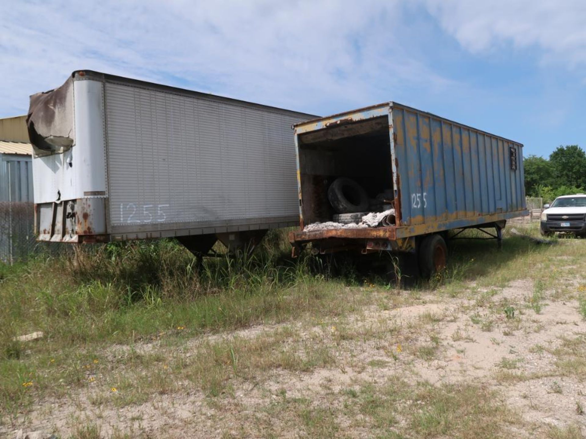 LOT: (2) Semi Trailers with Contents including Sonotubes & Concrete Supplies - Image 4 of 5