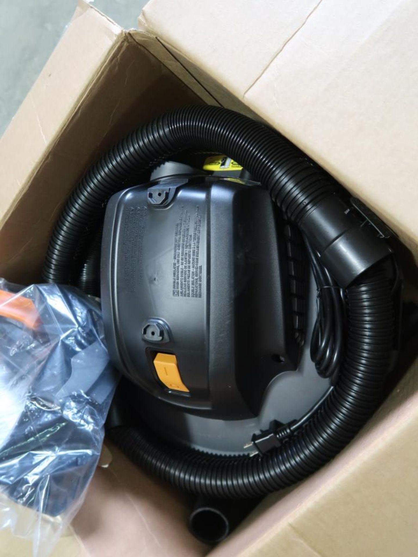 LOT: (1) Ridgid 16 Gallon Wet/Dry Vacuum, (1) Ridgid 9 Gallon Vacuum Model HD0900 (new) - Image 3 of 4