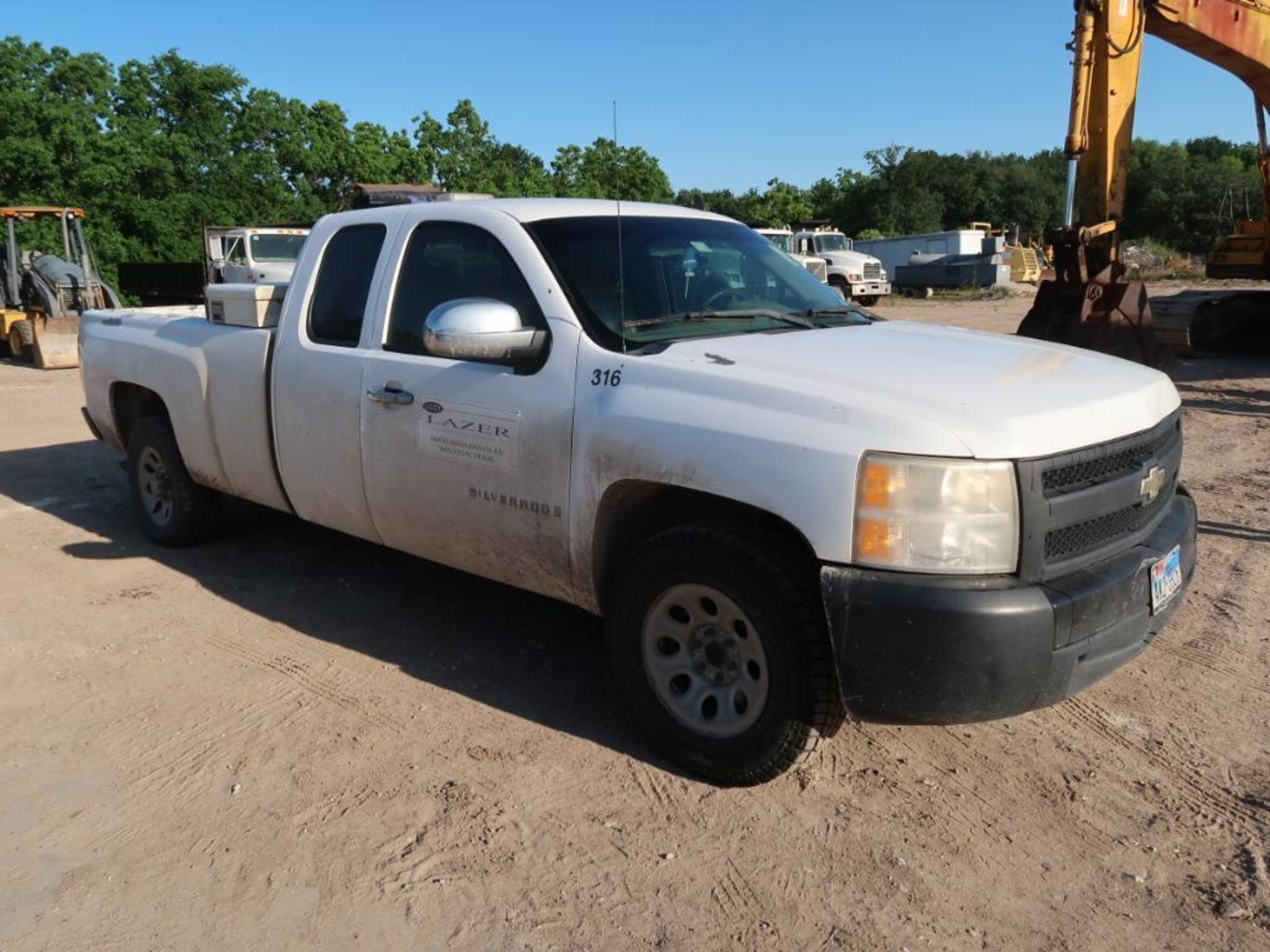 2007 Chevrolet Pick Up Truck Model C3500, VIN 1GCEC19J37E529096, Fuel Transfer, Tool Box, 263,890 mi - Image 2 of 6