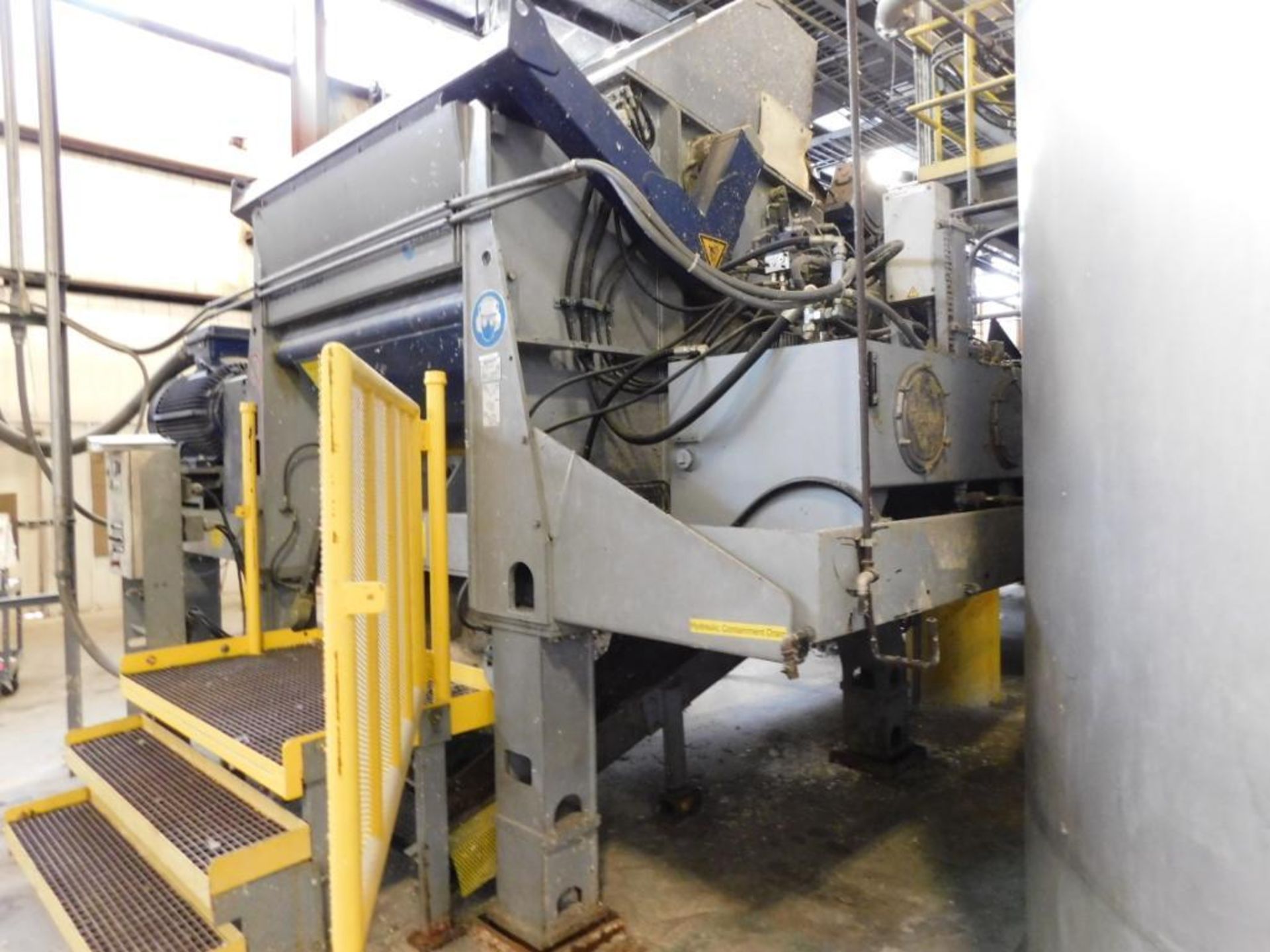 Lindner Single Rotor Shredder Model Komet 1800, S/N 1379 (2007), (50) Cutters, 172 x 57 x 28 - Image 5 of 8