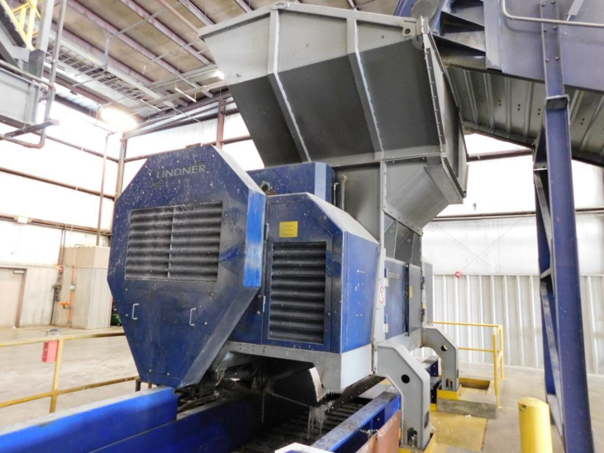 Lindner Single Rotor Shredder Model Meteor 2200, S/N 1424 (2007), (36) Cutters, 116.6 x 116.6 x 37 - Image 5 of 7