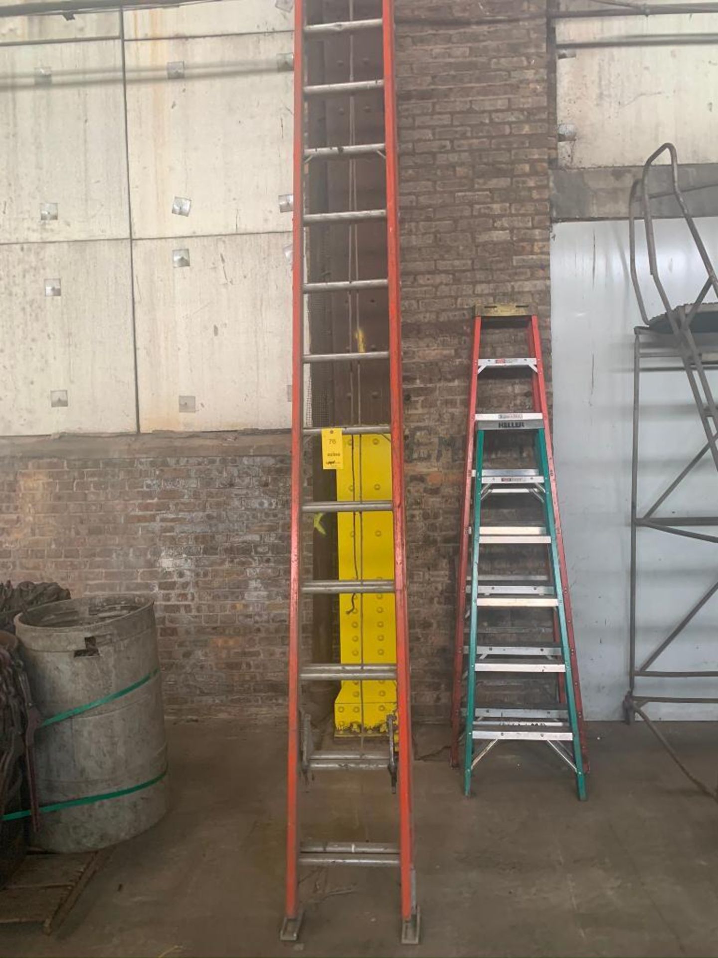 LOT: (3) Ladders