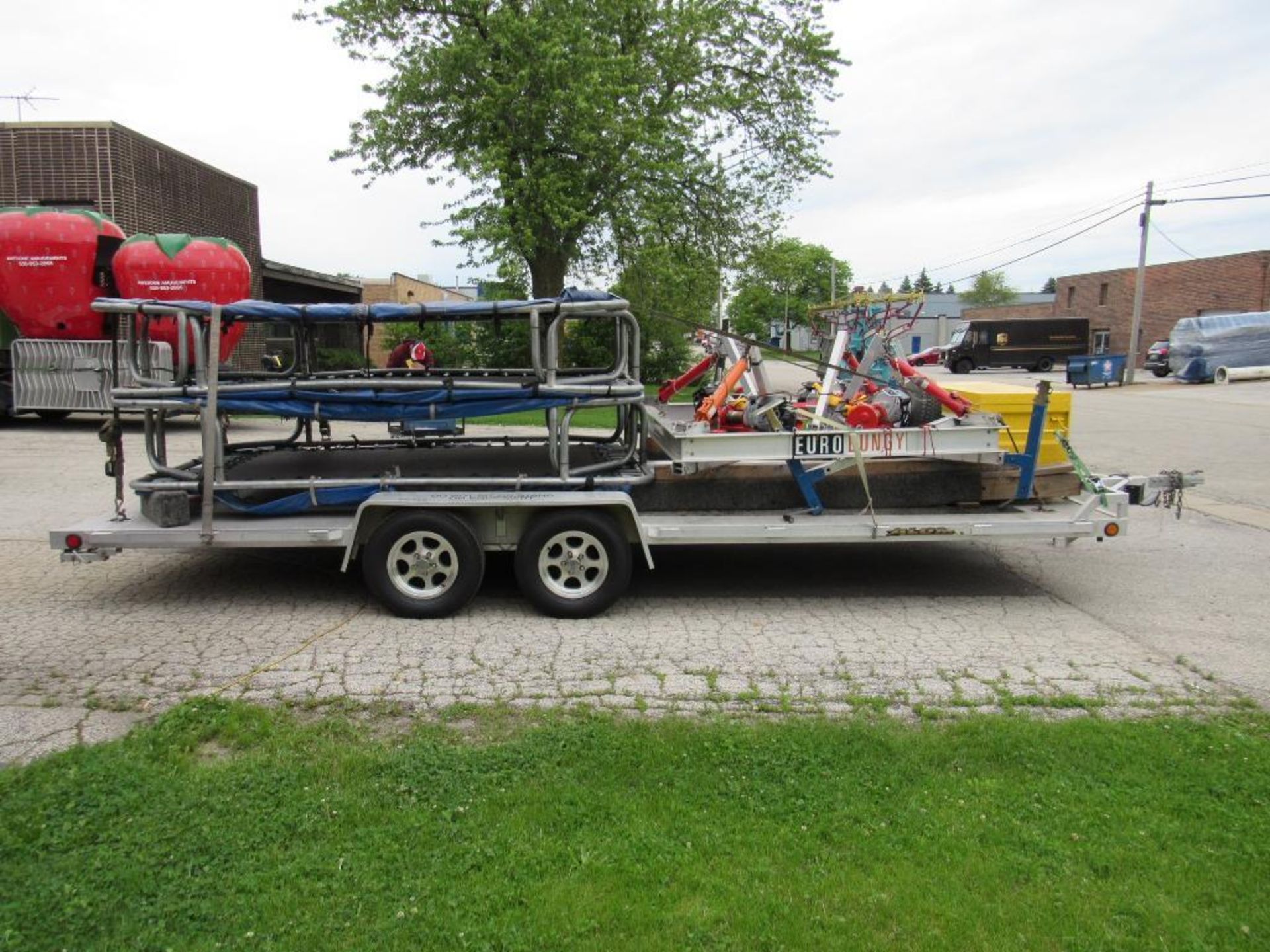 BULK LOT: 4 person Eurobungy unit with 6' x 10' trampolines and custom 20' Alumna car hauler trailer - Image 5 of 13