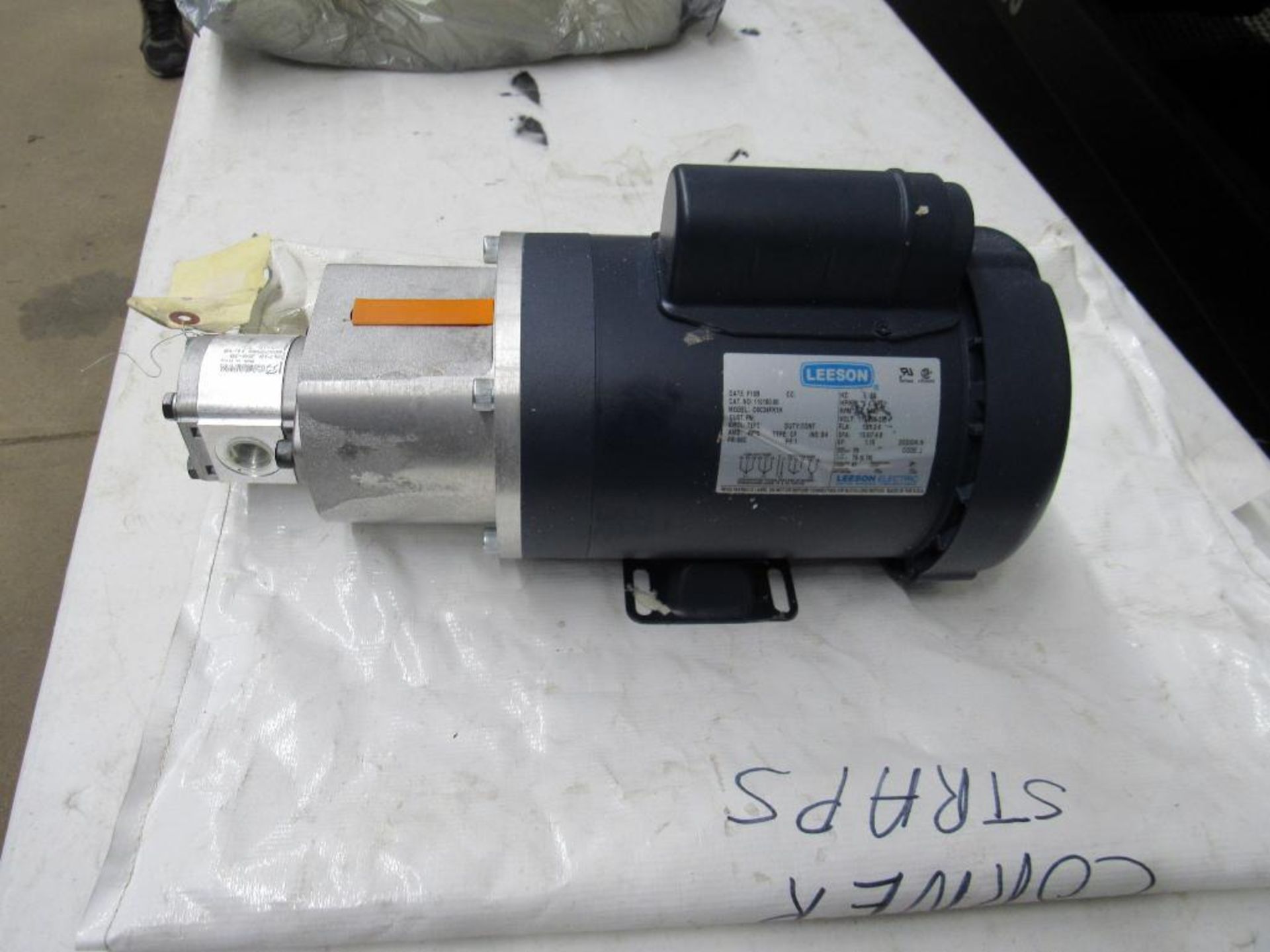 Fredriksen Slide pump/motor to raise upper section - New in Box - Image 3 of 5