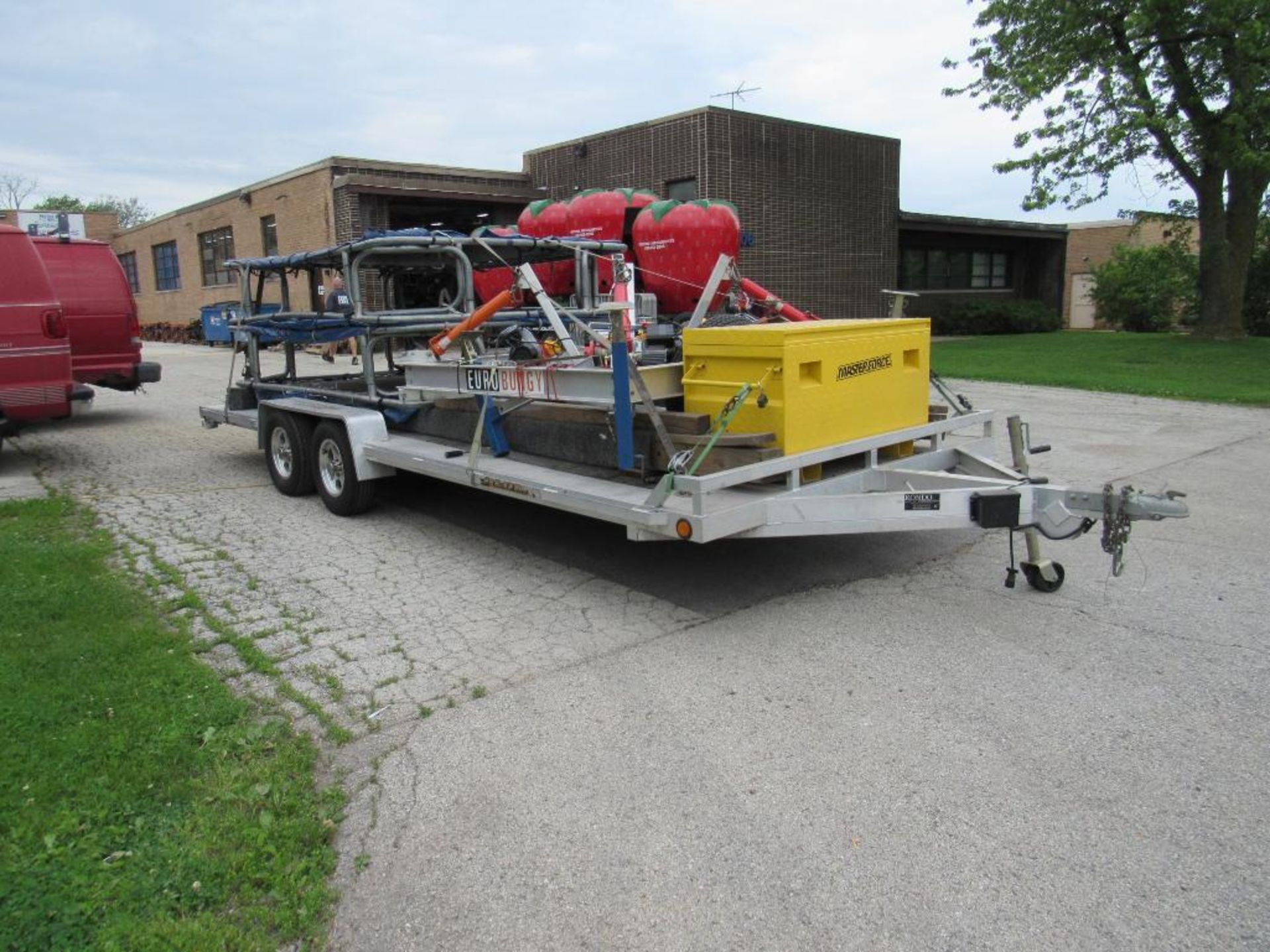 BULK LOT: 4 person Eurobungy unit with 6' x 10' trampolines and custom 20' Alumna car hauler trailer - Image 4 of 13