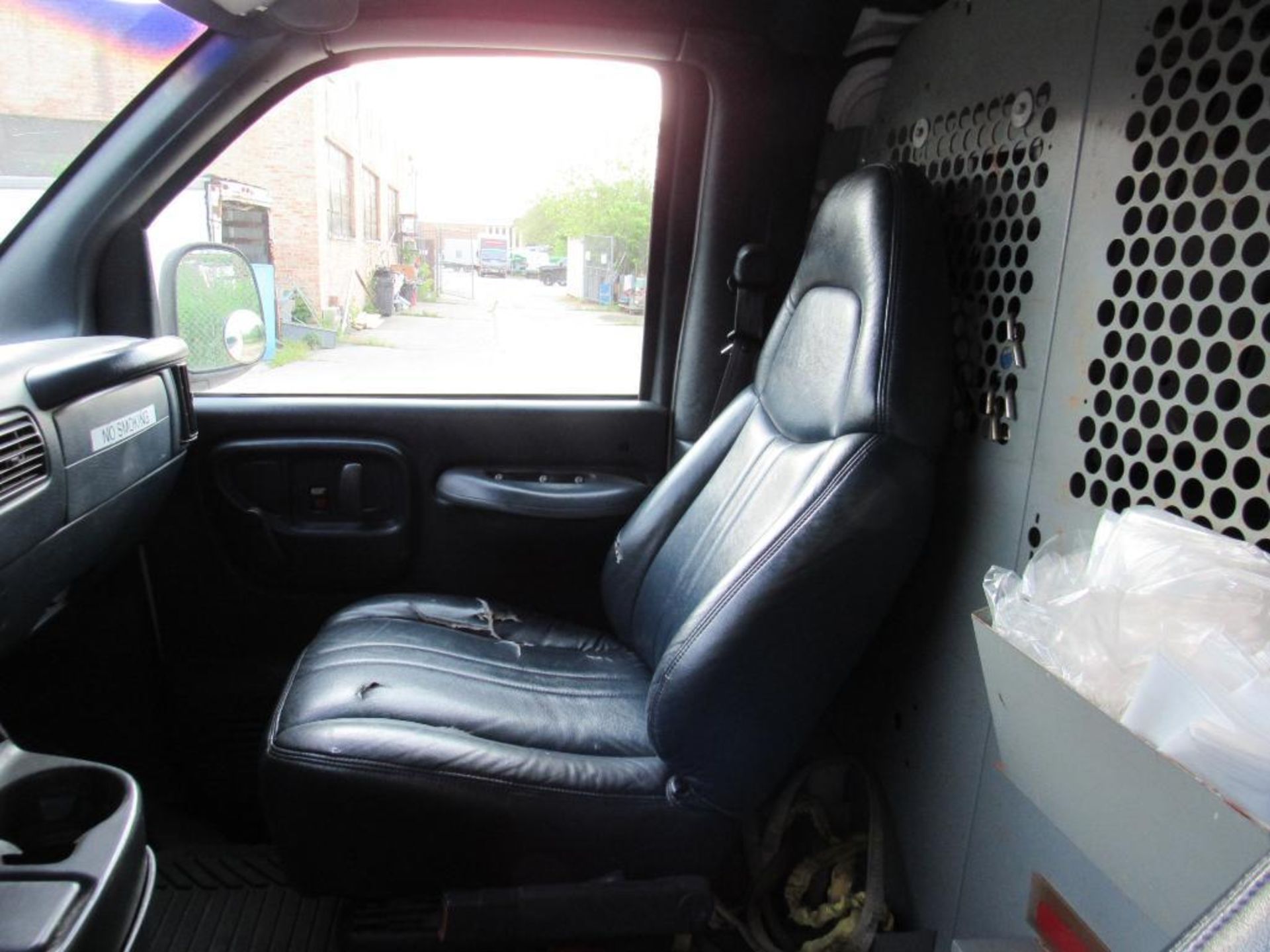 CHEVY 1999 1-Ton Van w/28 ft. Bucket Lift, VIN 1GCHG39R7X1001992, 174,247 Indicated Miles - Image 18 of 25