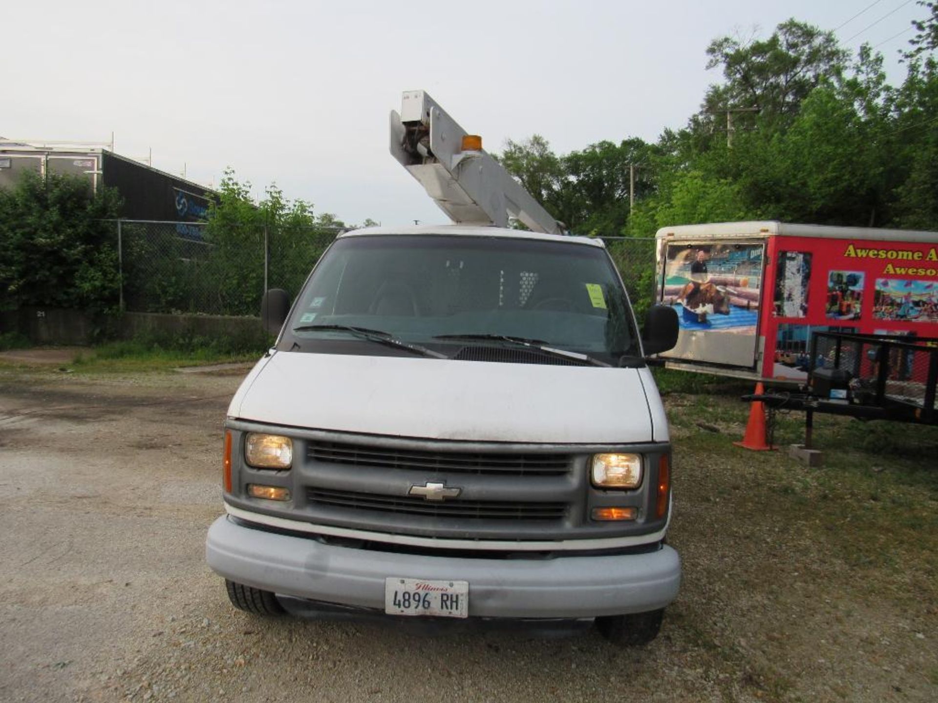 CHEVY 1999 1-Ton Van w/28 ft. Bucket Lift, VIN 1GCHG39R7X1001992, 174,247 Indicated Miles - Image 2 of 25