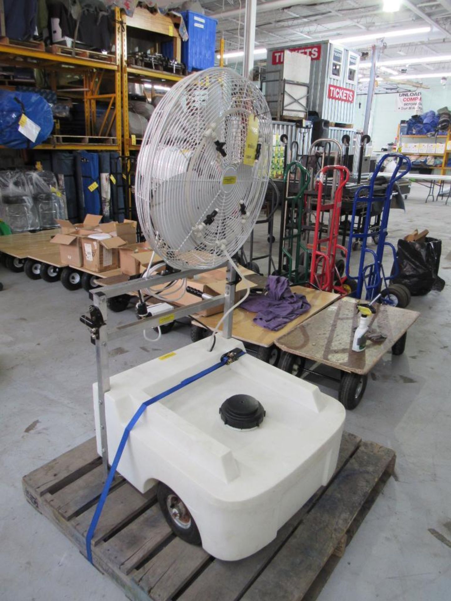 Misting Fan with 15 Gallon Water Tank - Image 2 of 4