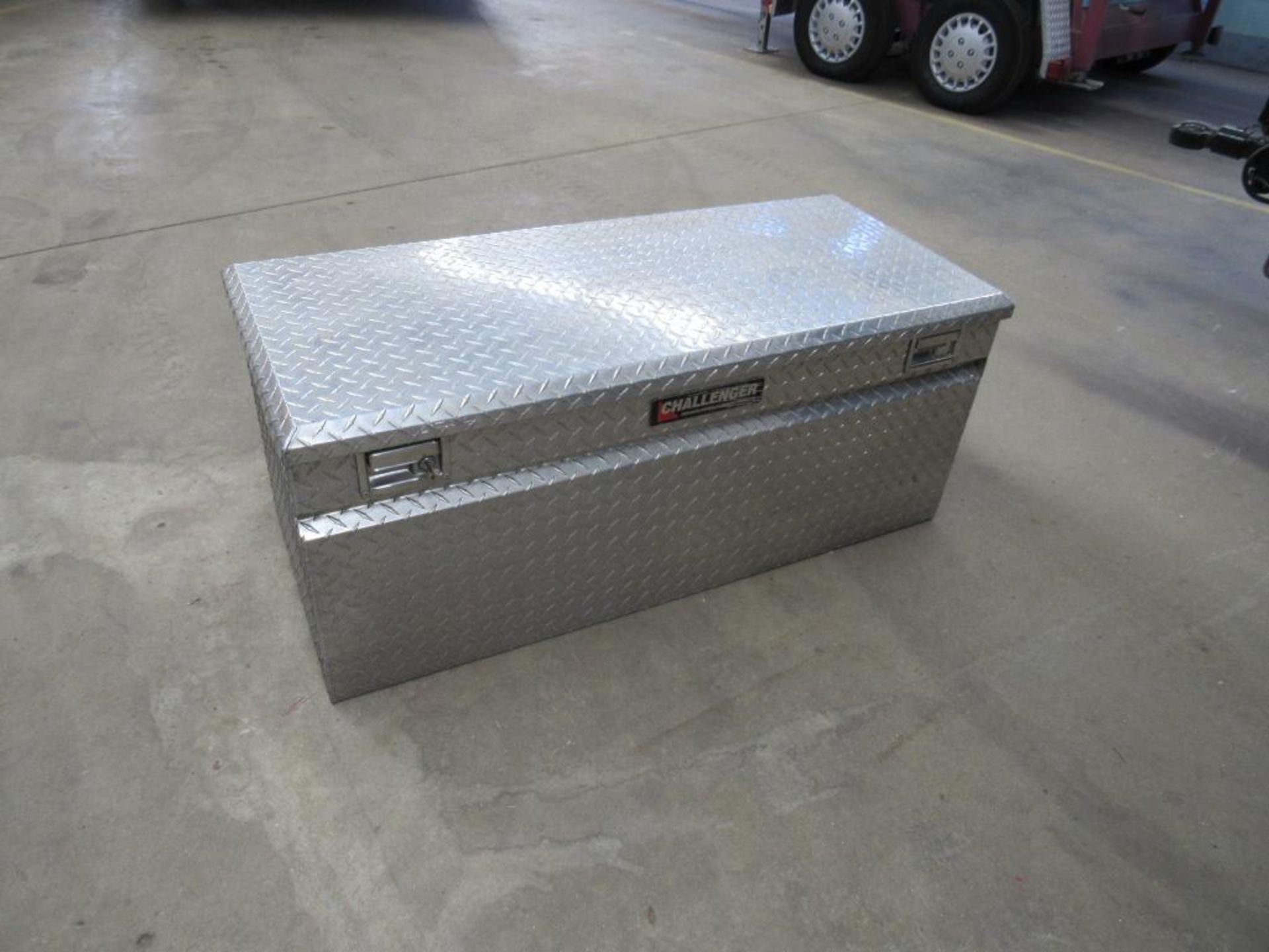 CHALLENGE Aluminum Truck Bed Tool Box 4 ft. x 20 in. x 20 in. - Image 3 of 4