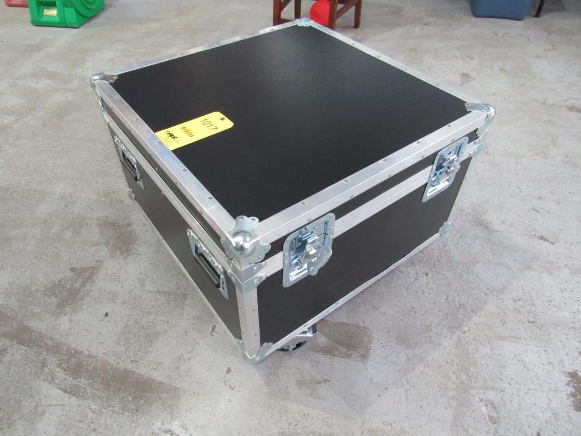 Custom Travel Case 29 in. x 29 in. x 19 in.