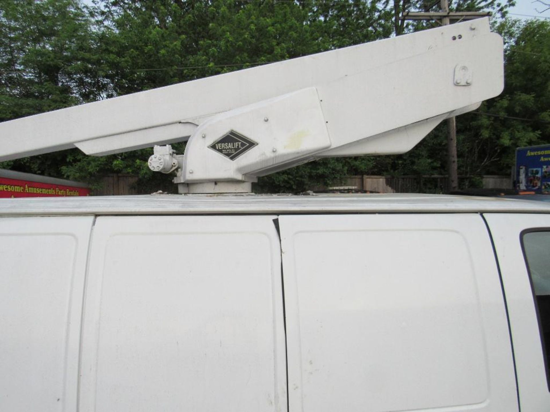 CHEVY 1999 1-Ton Van w/28 ft. Bucket Lift, VIN 1GCHG39R7X1001992, 174,247 Indicated Miles - Image 11 of 25