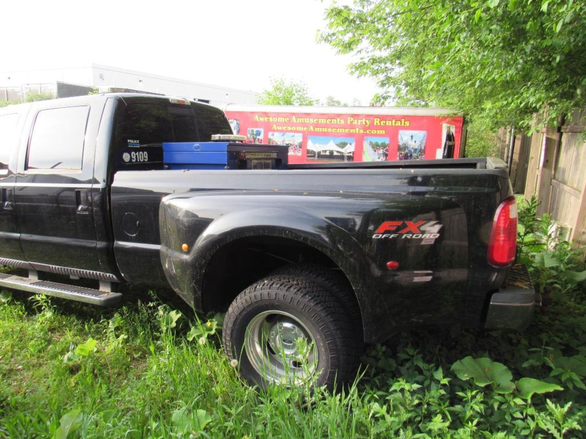 FORD 2009 F350 Crew Cab Dually, VIN 1FTWW33Y99EA69118, 191,024 Indicated Miles (NEEDS ENGINE - EMERG - Image 7 of 16