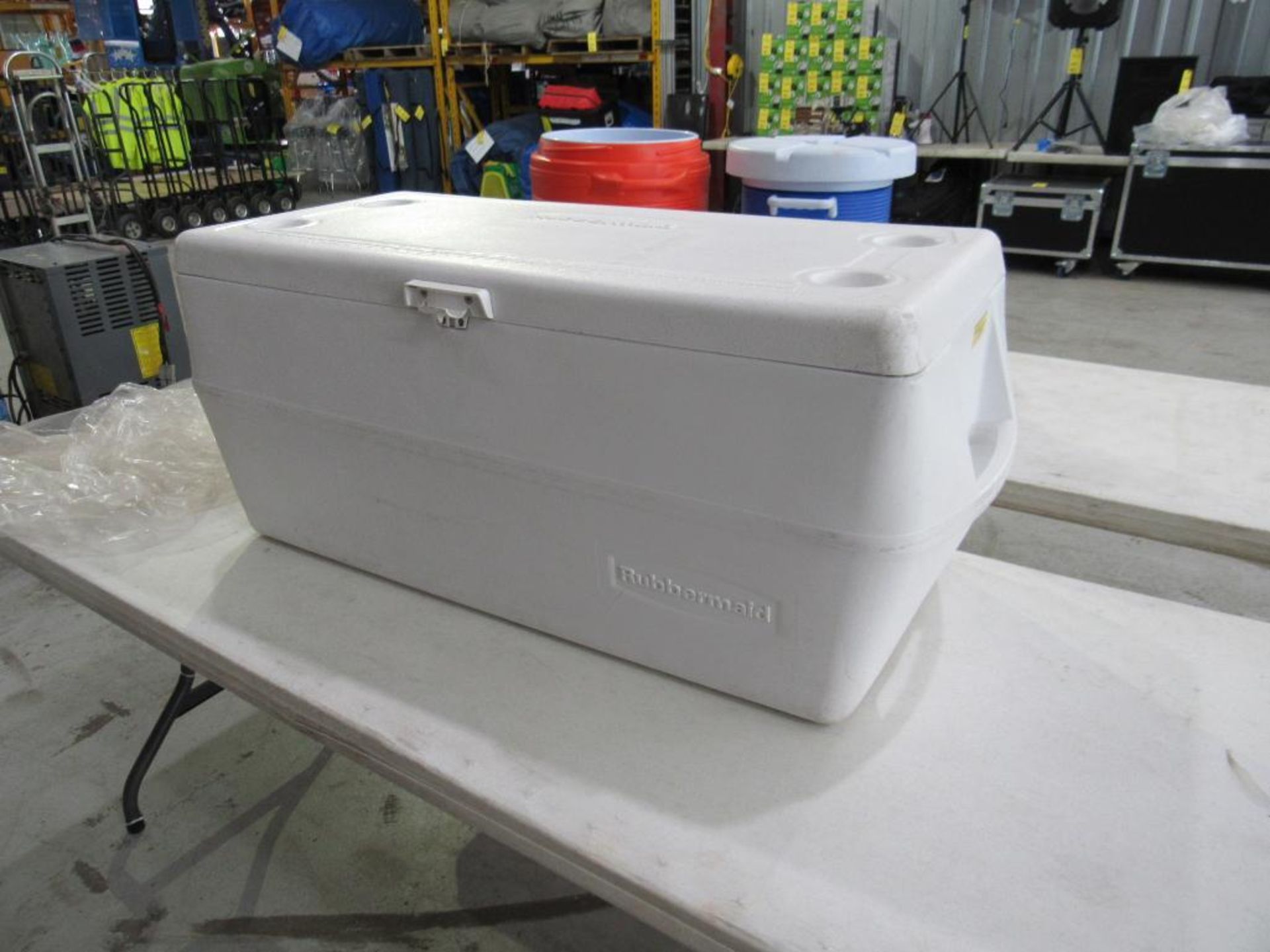 RUBBERMAID 48 in. Cooler