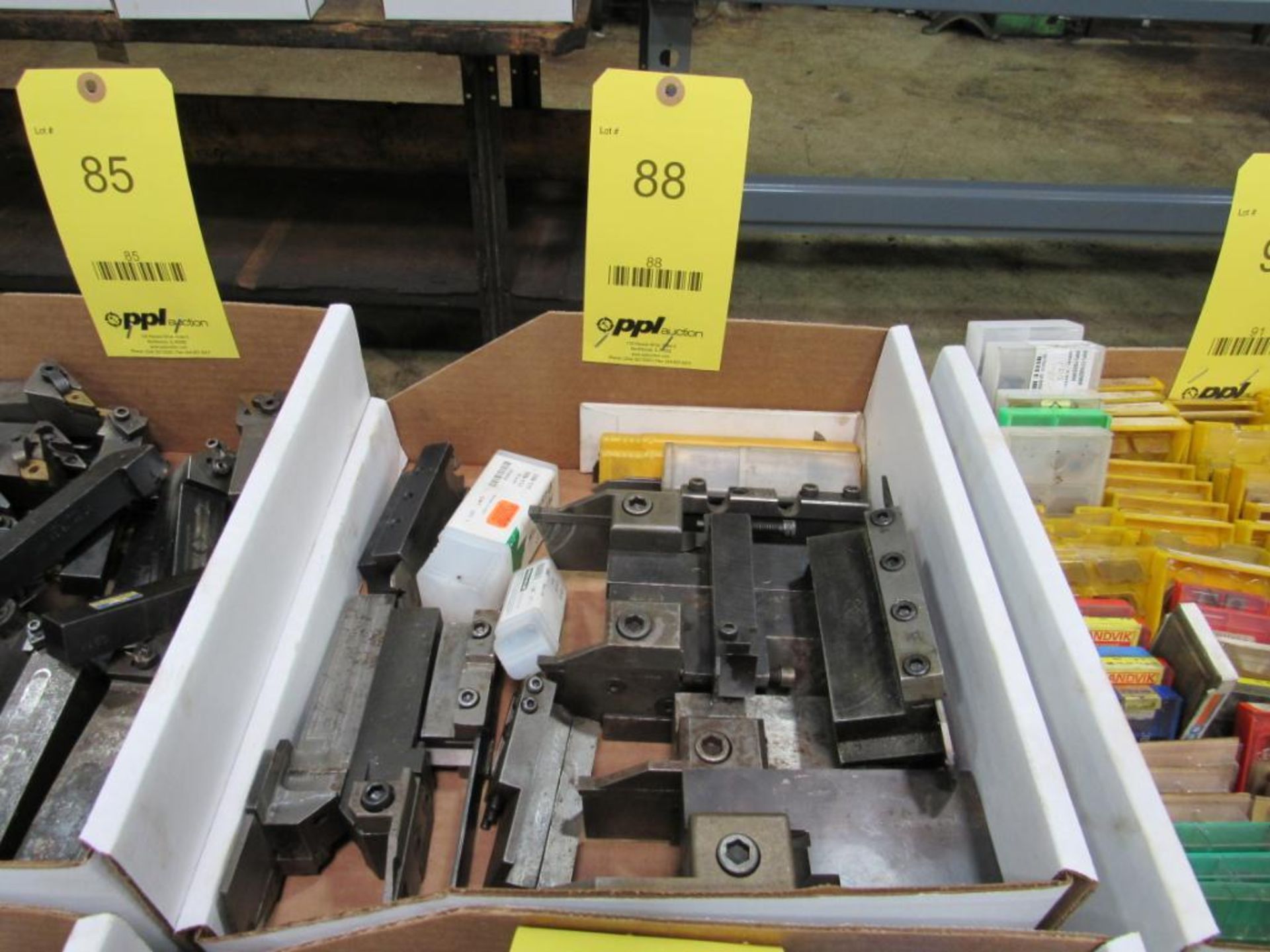 LOT: Assorted Insert Style Lathe Cut-Off Tooling in (1) Box