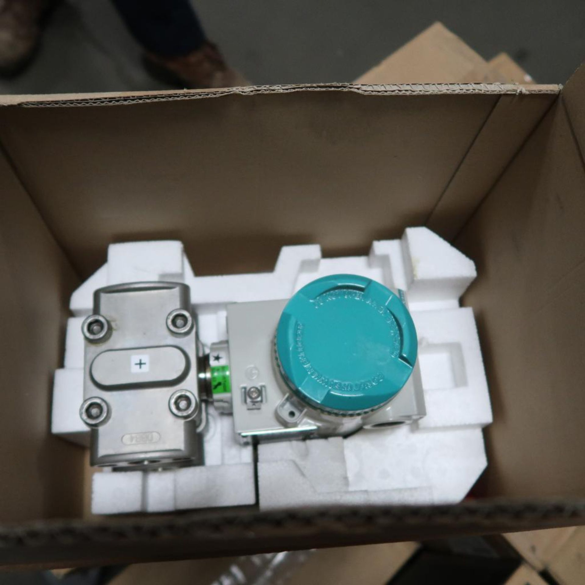 LOT: (15) Siemens Sitrans P Transmitters, 7MF4433-1DA22-INCO-2 (new in box) - Image 2 of 2