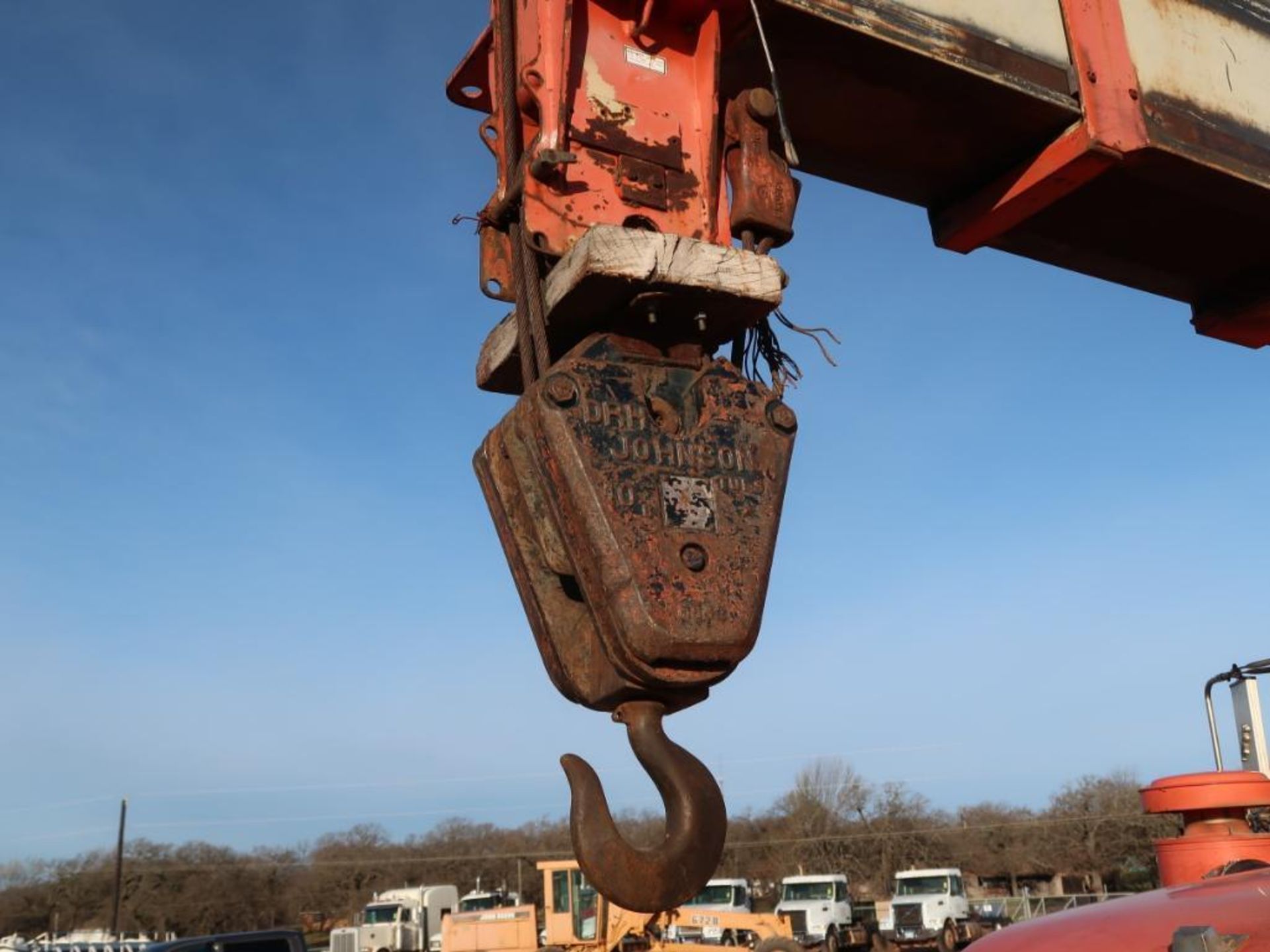 1993 Mack RD690S, Flat Bed Crane Truck, complete w/National 1200 Series Boom Crane, 12.0L L6 Diesel, - Image 8 of 9