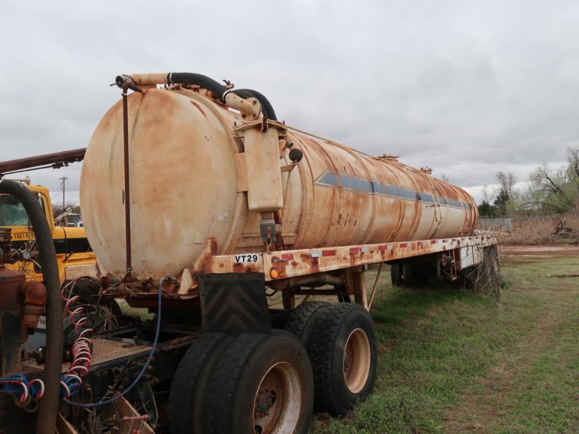 1996 Freightliner Model FLD 120, Tractor, 14.OL L6 Diesel, Trailer Included, 10-Speed Trans,VIN: 1FU - Image 6 of 10