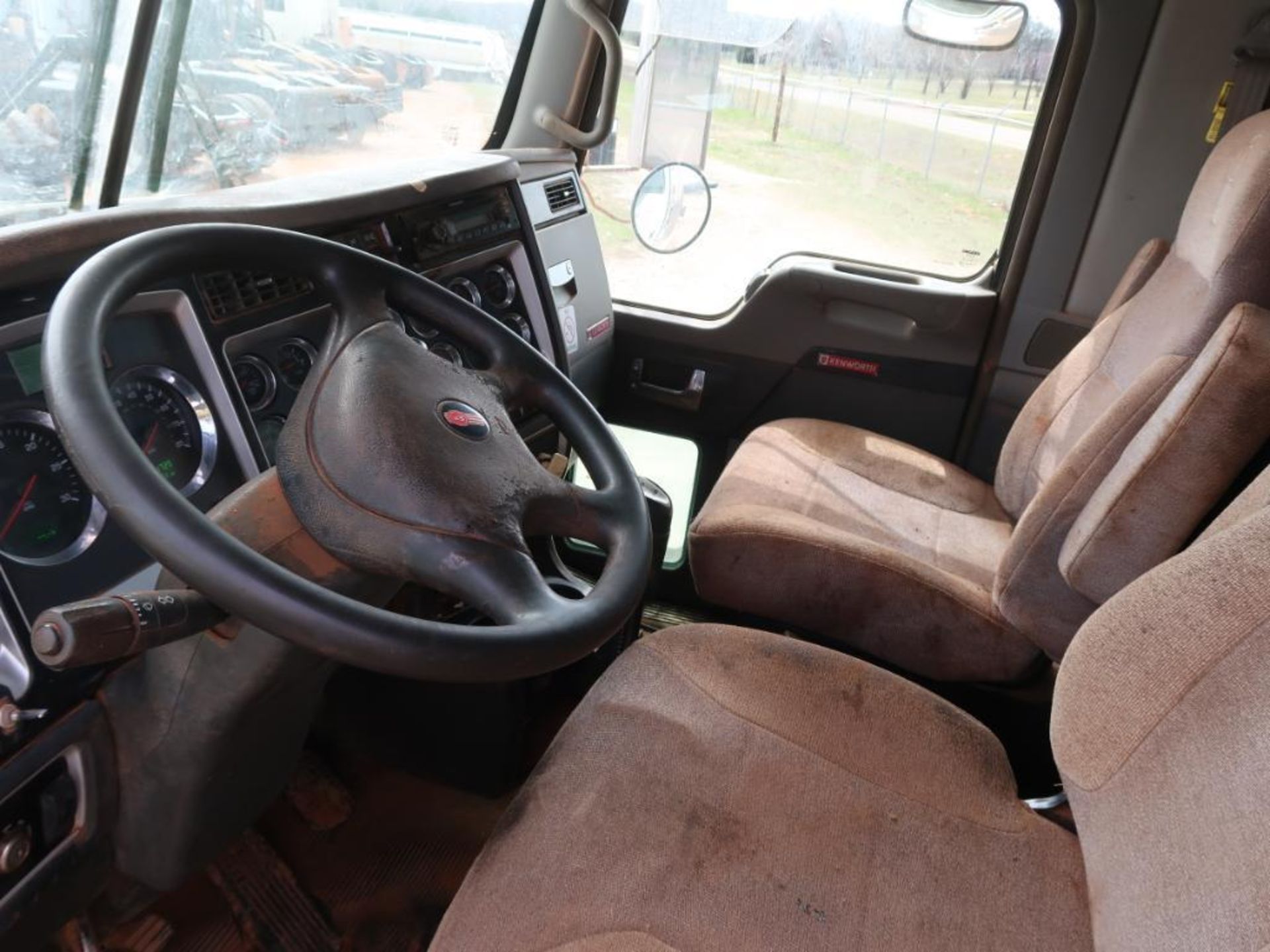 2013 Kenworth T80, 12.0L LG Diesel, Masport Vacuum Pump, 10-Speed Trans, VIN: 1XKDD49X1DJ344373, 311 - Image 5 of 7