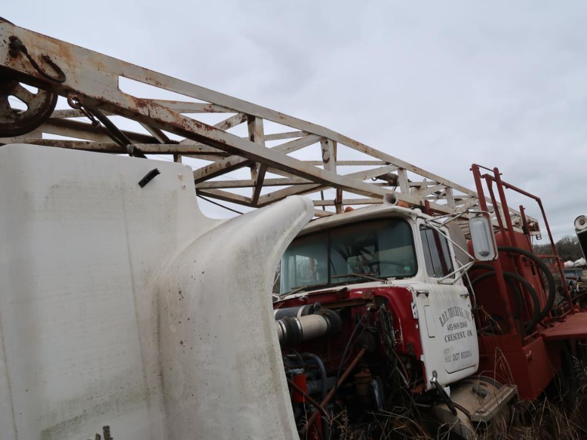 1987 Mack Model RW613, Swabbing Truck Complete w/ Sand Line, (AS IS - NOT IN SERVICE) VIN: 1M2AY03Y9