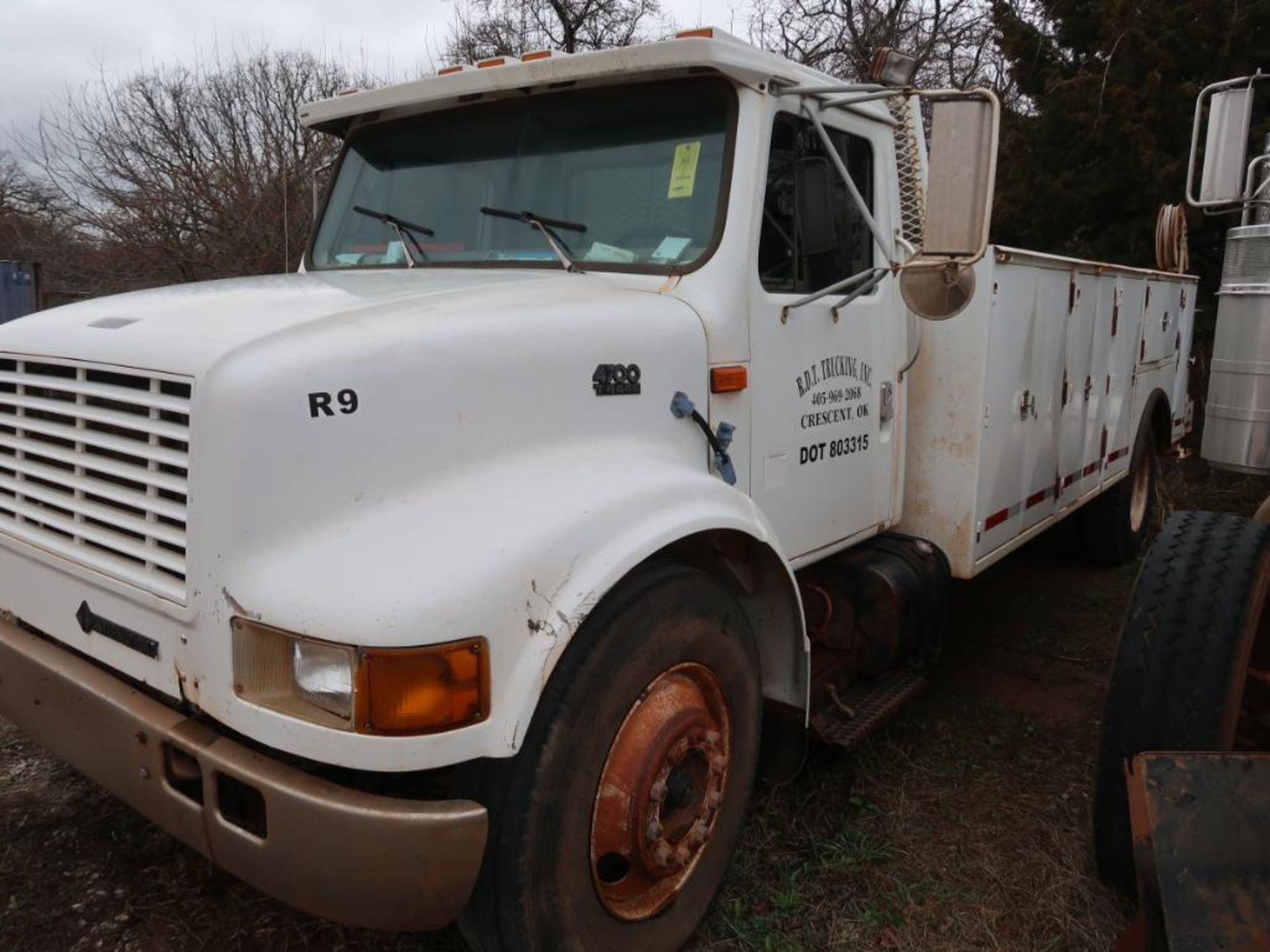 1998 International Model 4700, Utility Truck, (AS IS - NOT IN SERVICE - NO TITLE), VIN: 1HTSCABM8WHS