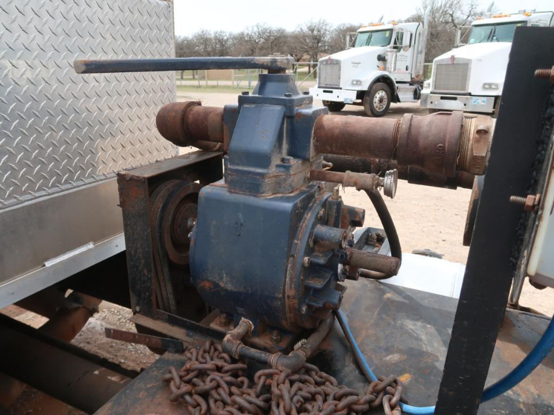 2006 Peterbilt Model 379, Tandem Axle Conventional Tractor, 14.6L L6 Diesel, Masport Vacuum Pump, We - Image 5 of 9