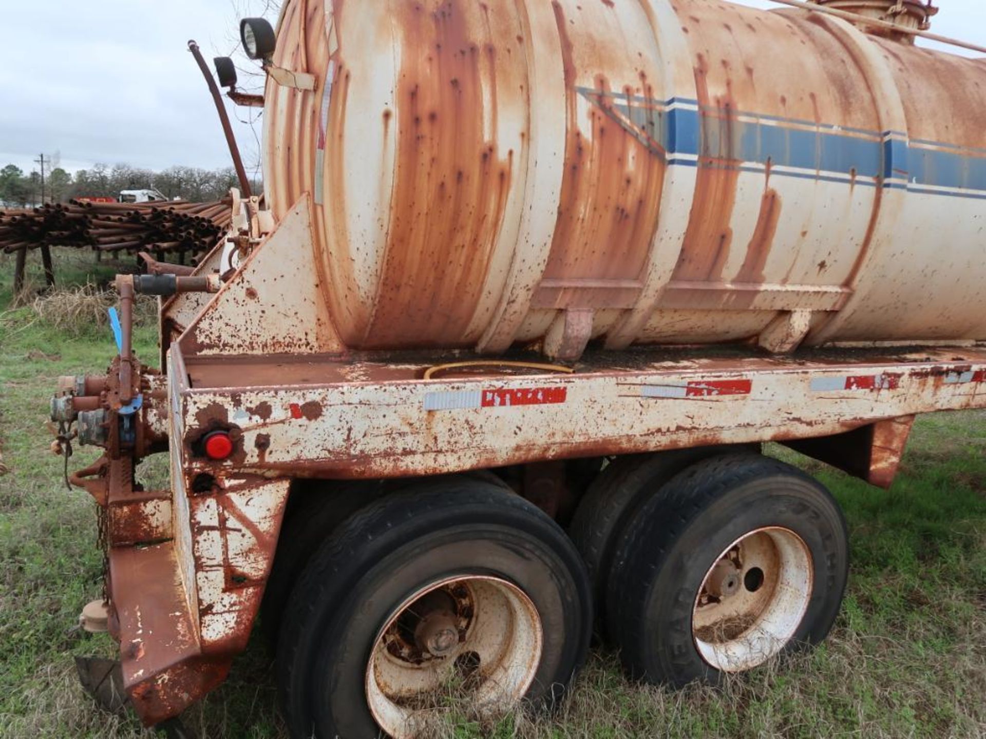 1996 Freightliner Model FLD 120, Tractor, 14.OL L6 Diesel, Trailer Included, 10-Speed Trans,VIN: 1FU - Image 9 of 10