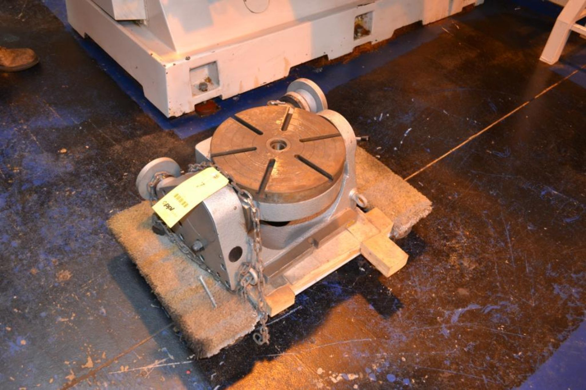 12 in. Inclinable Horizontal & Vertical Inclinable Rotary Table