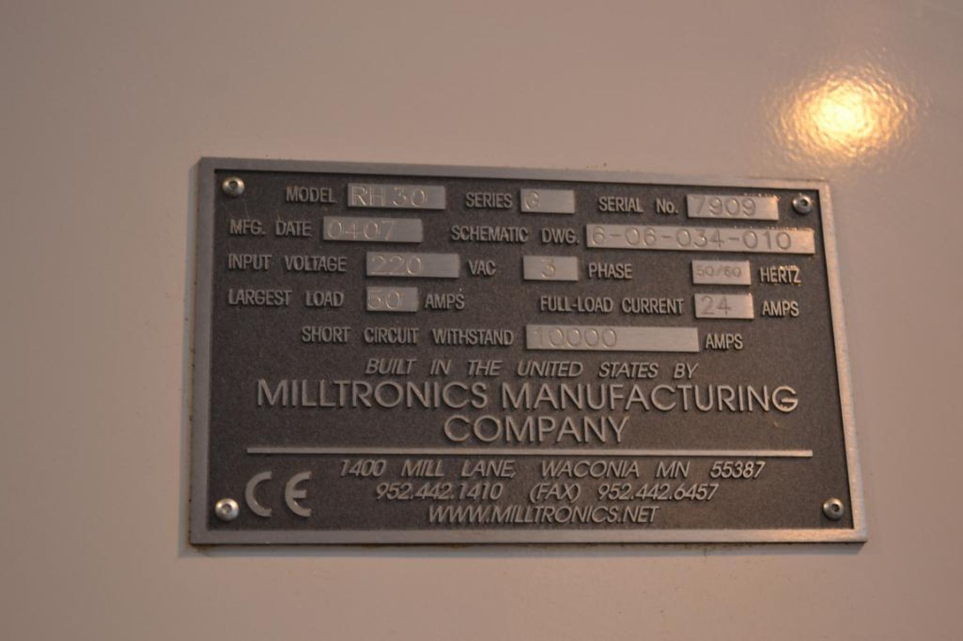 Milltronics CNC Vertical Mill Model RH30, S/N 7909 (2004), 24 in. x 72 in. Work Table, Centurion 7 C - Image 3 of 3