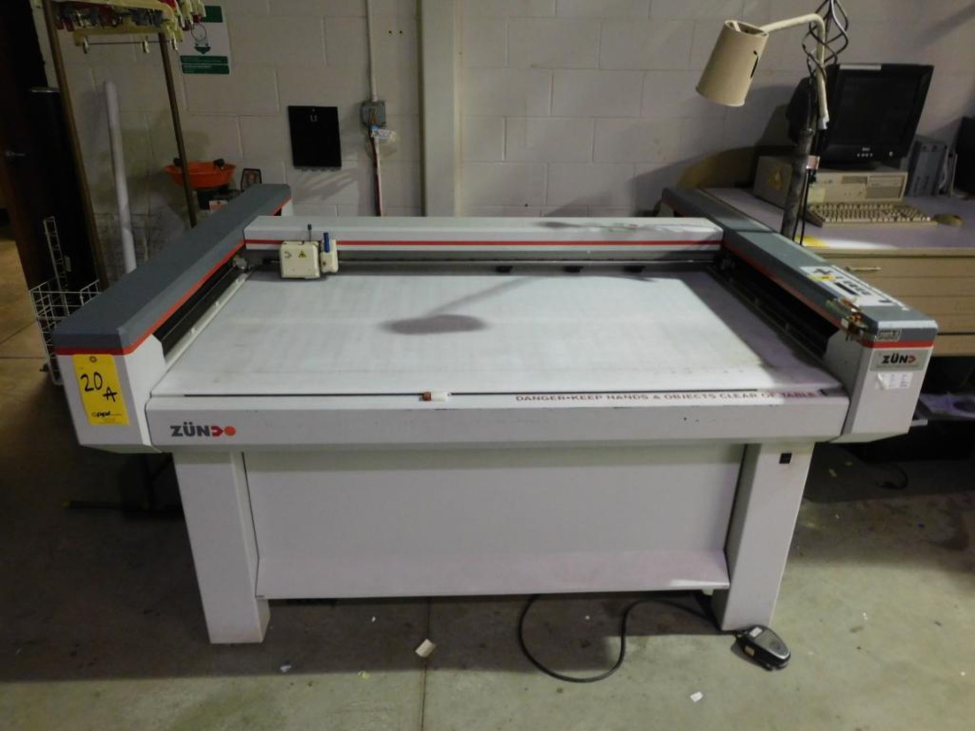 Zund P-1200 Plus Cutting Table, S/N 951800, with Computer