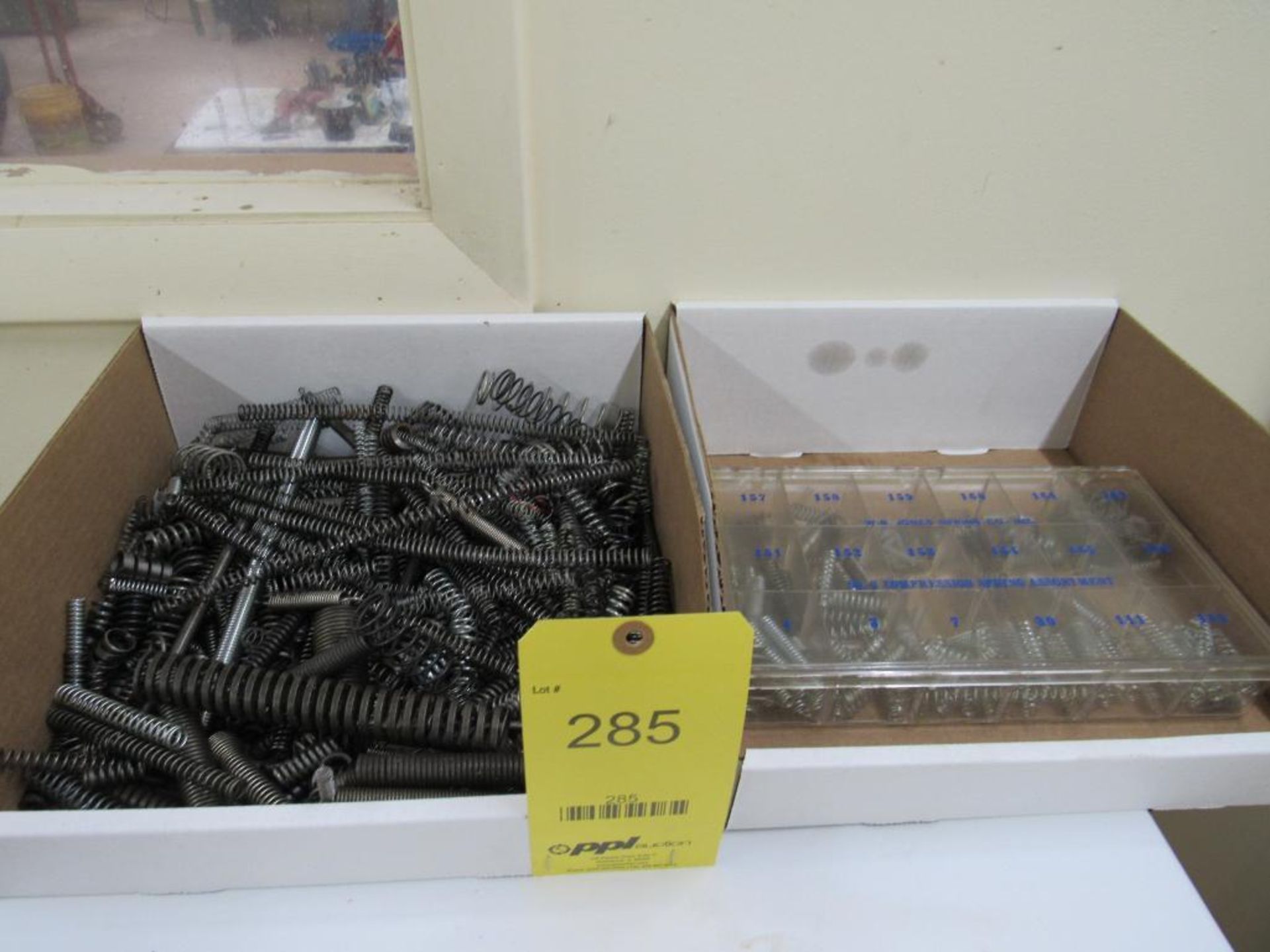 LOT: Assorted Compression Springs