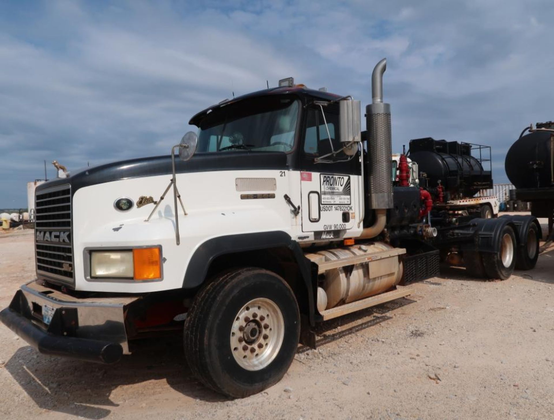 1999 Mack Tandem-Axle Pump Truck Model CL713, VIN 1M1AD12Y3XW006903, E9 500 HP, 18-Speed Transmissio