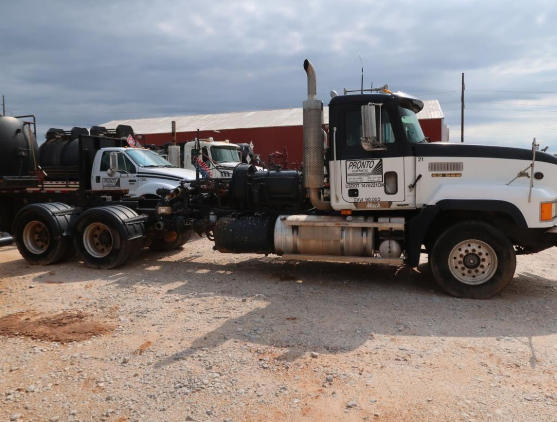 1999 Mack Tandem-Axle Pump Truck Model CL713, VIN 1M1AD12Y3XW006903, E9 500 HP, 18-Speed Transmissio - Image 3 of 9