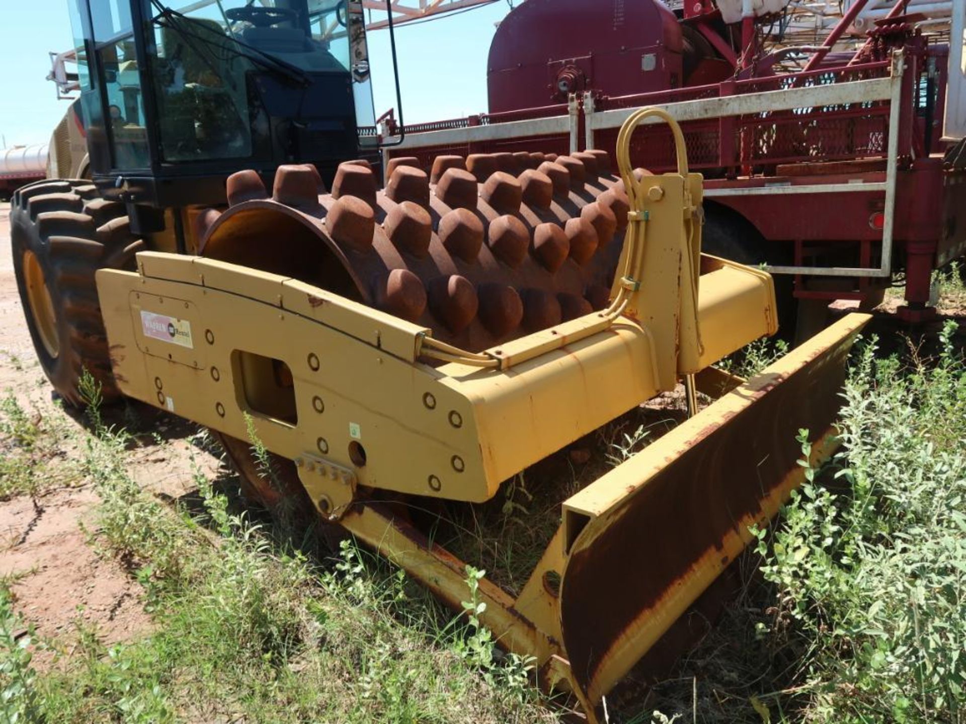 2012 Caterpillar Sheeps Foot Compactor Model CP56, S/N CC5P00746, 84 in. Roller, 96 in. Blade (New B - Image 2 of 7