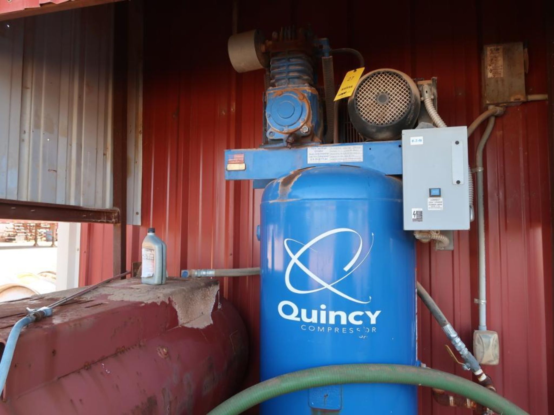 Quincy 7.5 HP Vertical Air Compressor Model 271CS80VCB, 80 Gallon Horizontal Receiver - Image 2 of 4