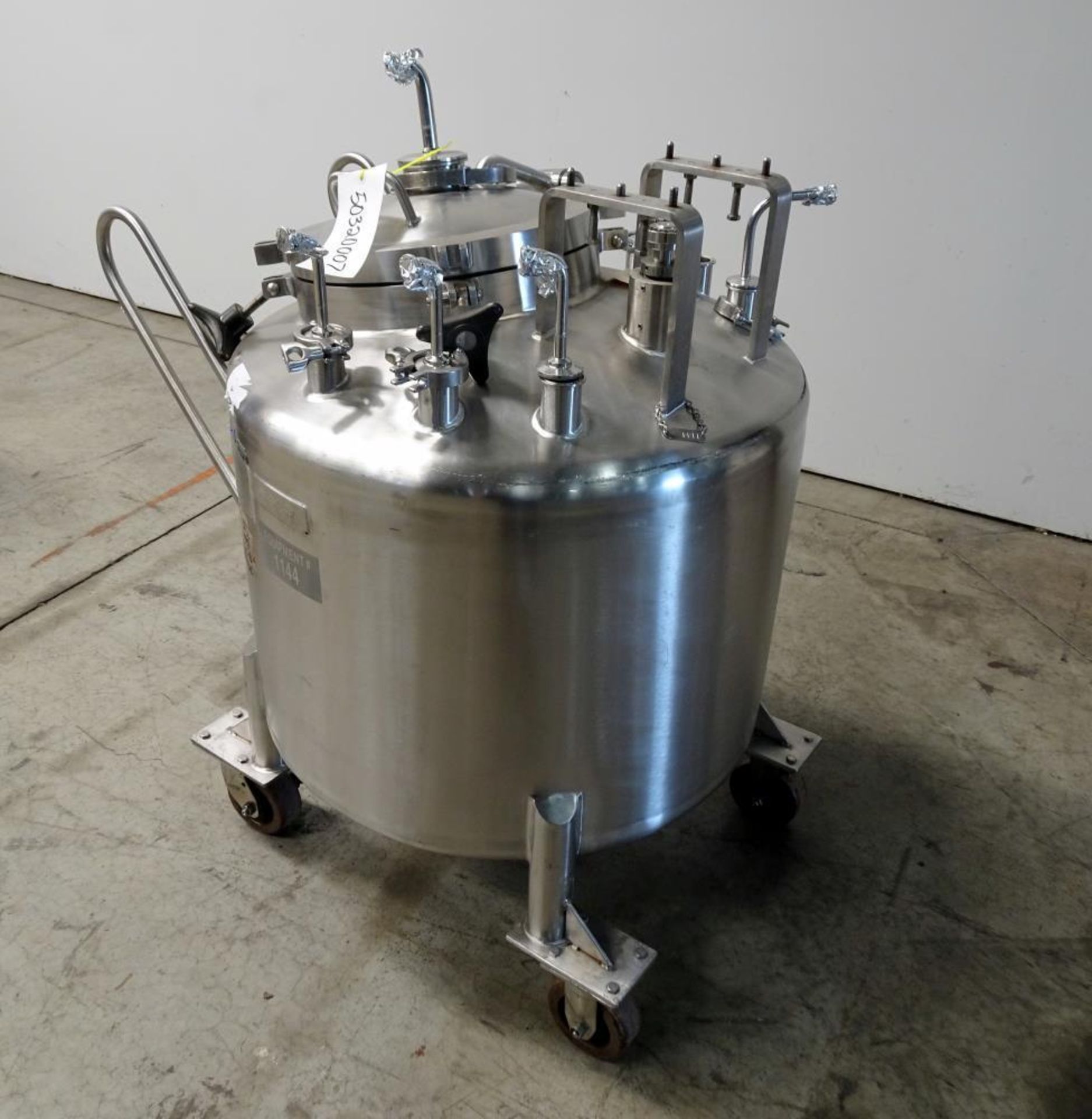 Lee Industries, 250 Liter SS Portable Pressure Mix Tank. Model 250 LDBT. Internal Rated 35 psi at 27