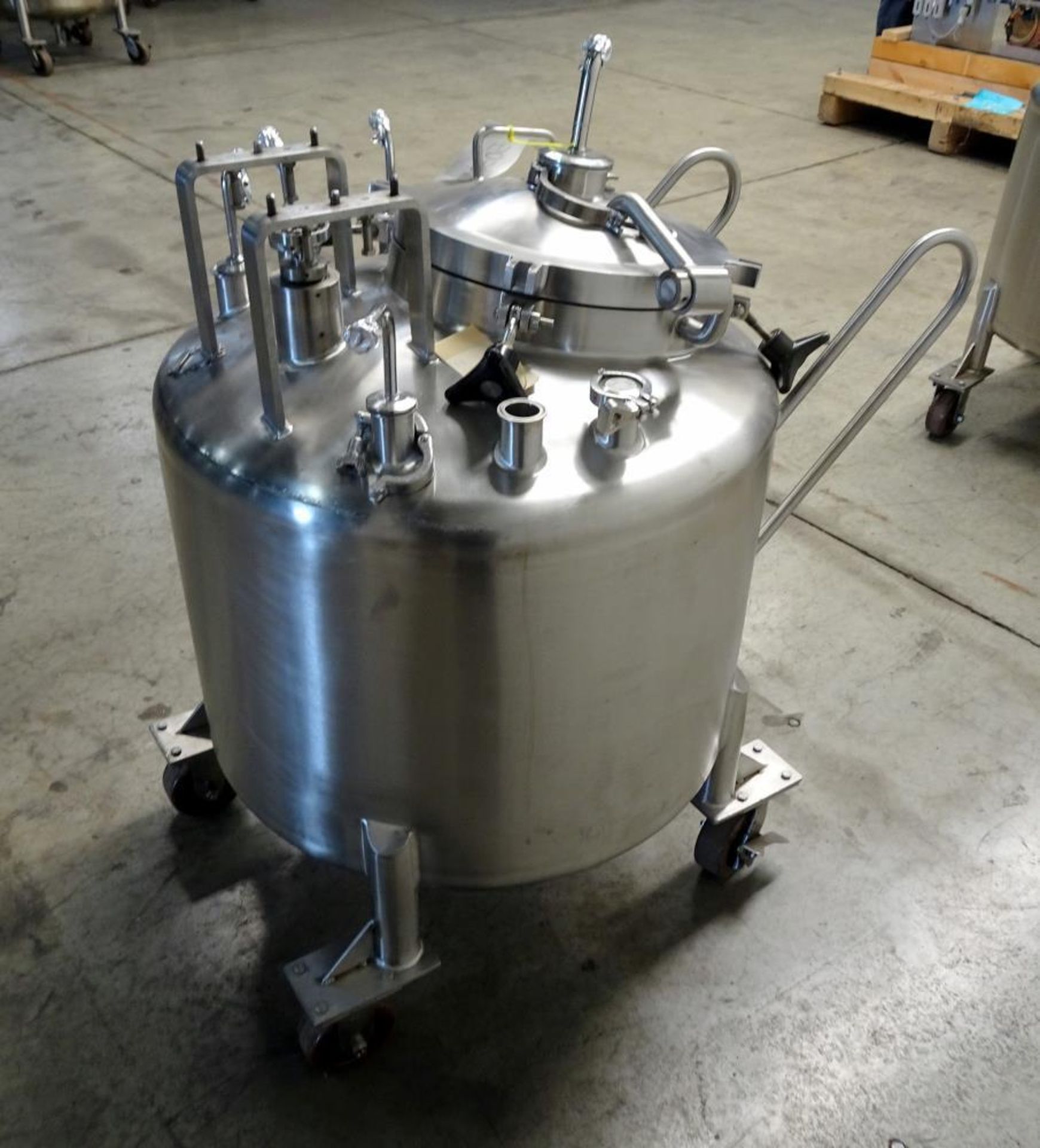 Lee Industries, 250 Liter SS Portable Pressure Mix Tank. Model 250 LDBT. Internal Rated 35 psi at 27 - Image 2 of 9