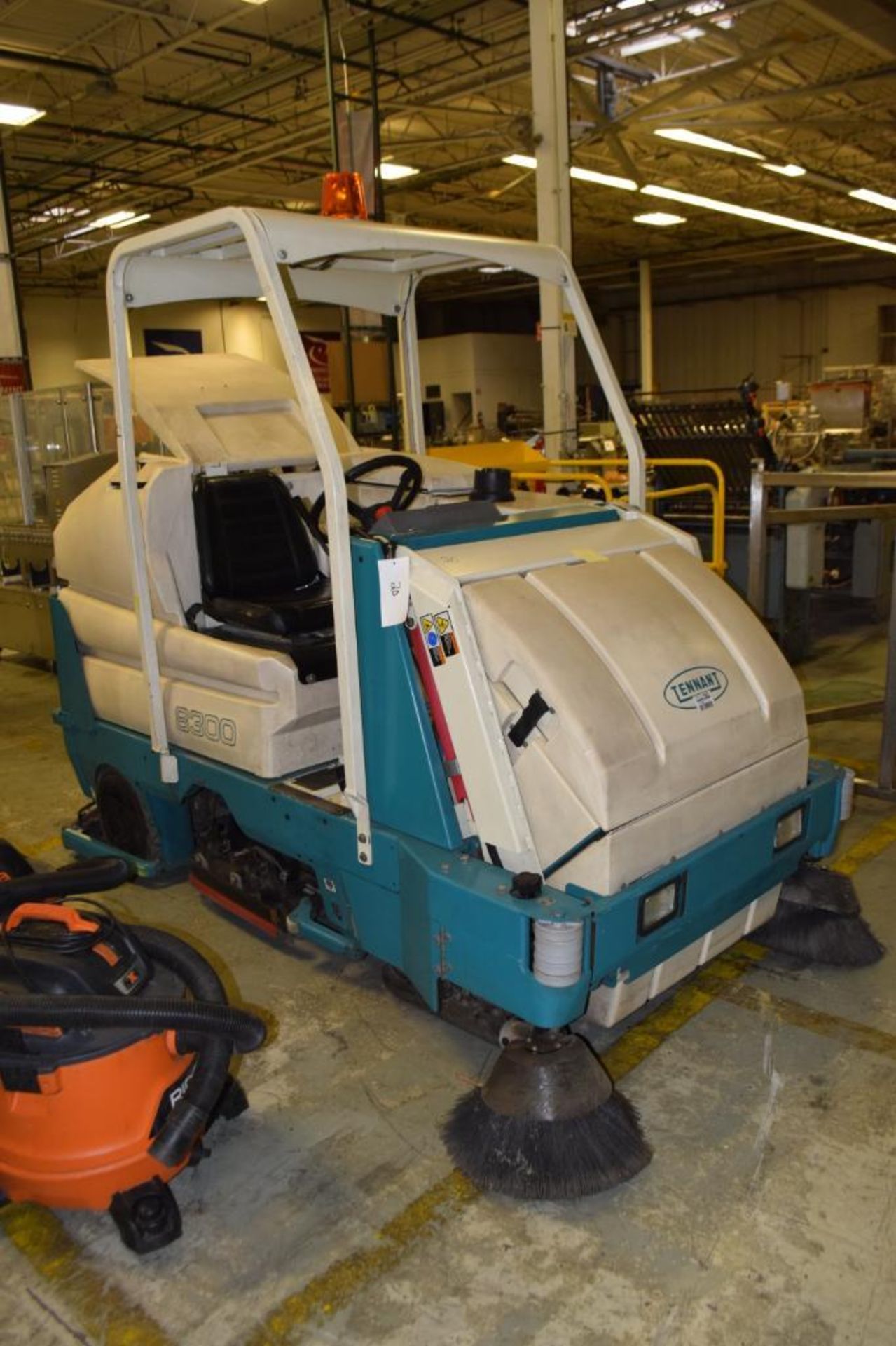 TENNANT Electric Ride-On Floor Scrubber-Sweeper Model 8300, S/N 8300-3579 - Image 2 of 4