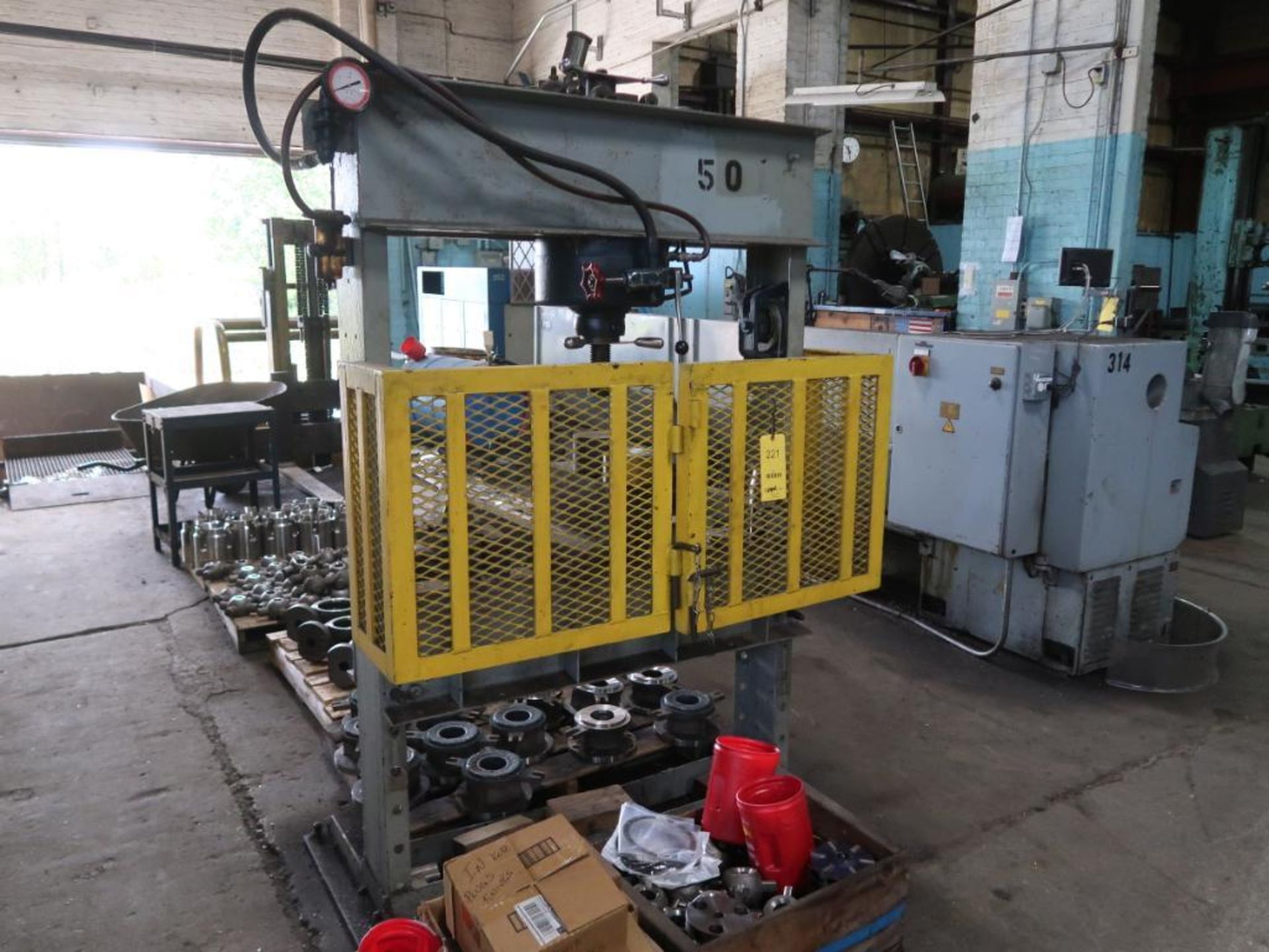 H-Frame Adjustable Ram & Bed Air/Hydraulic Shop Press