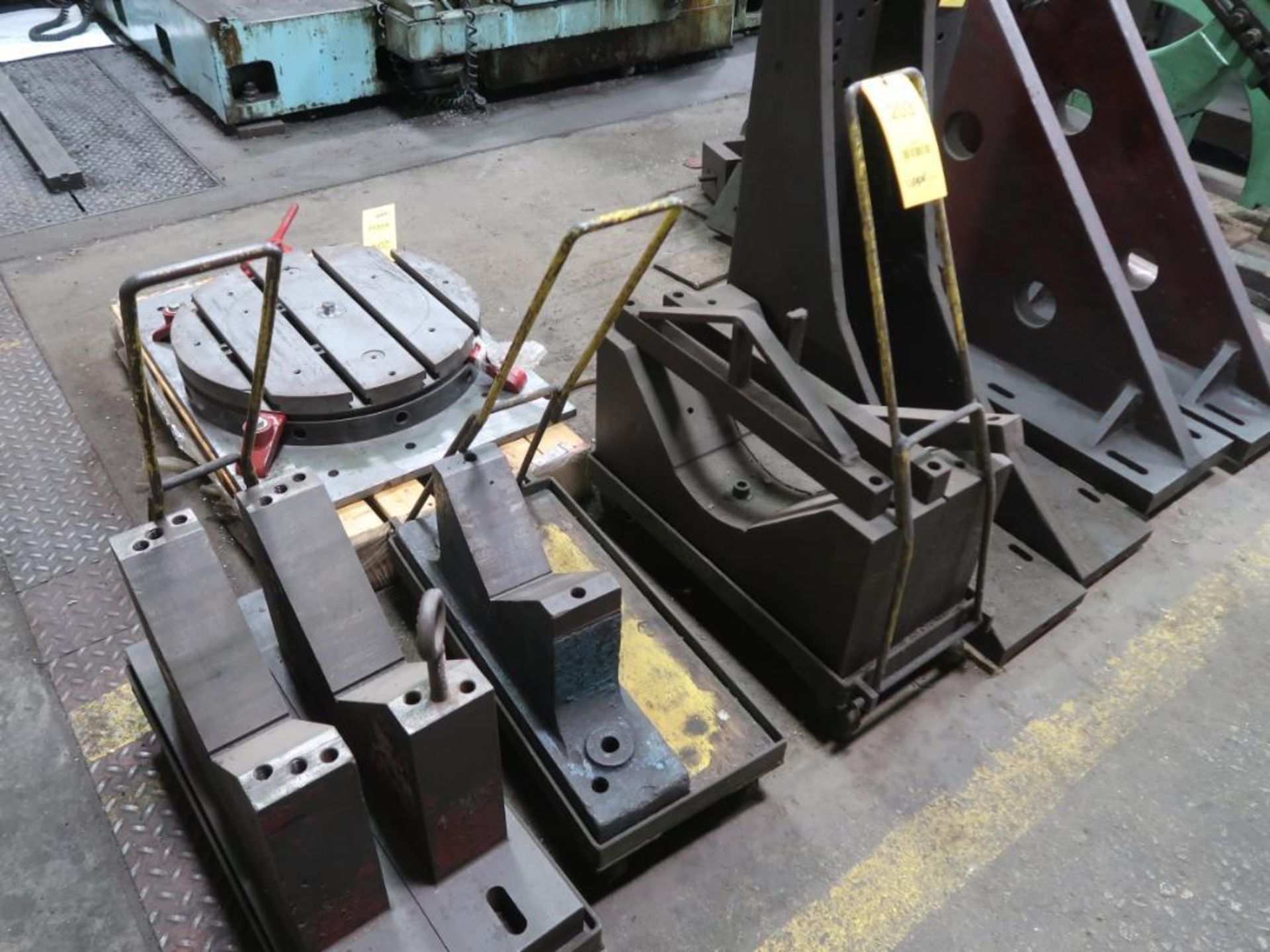 LOT: (4) Sets V-Blocks (one on Union machine), with (3) Portable Carts
