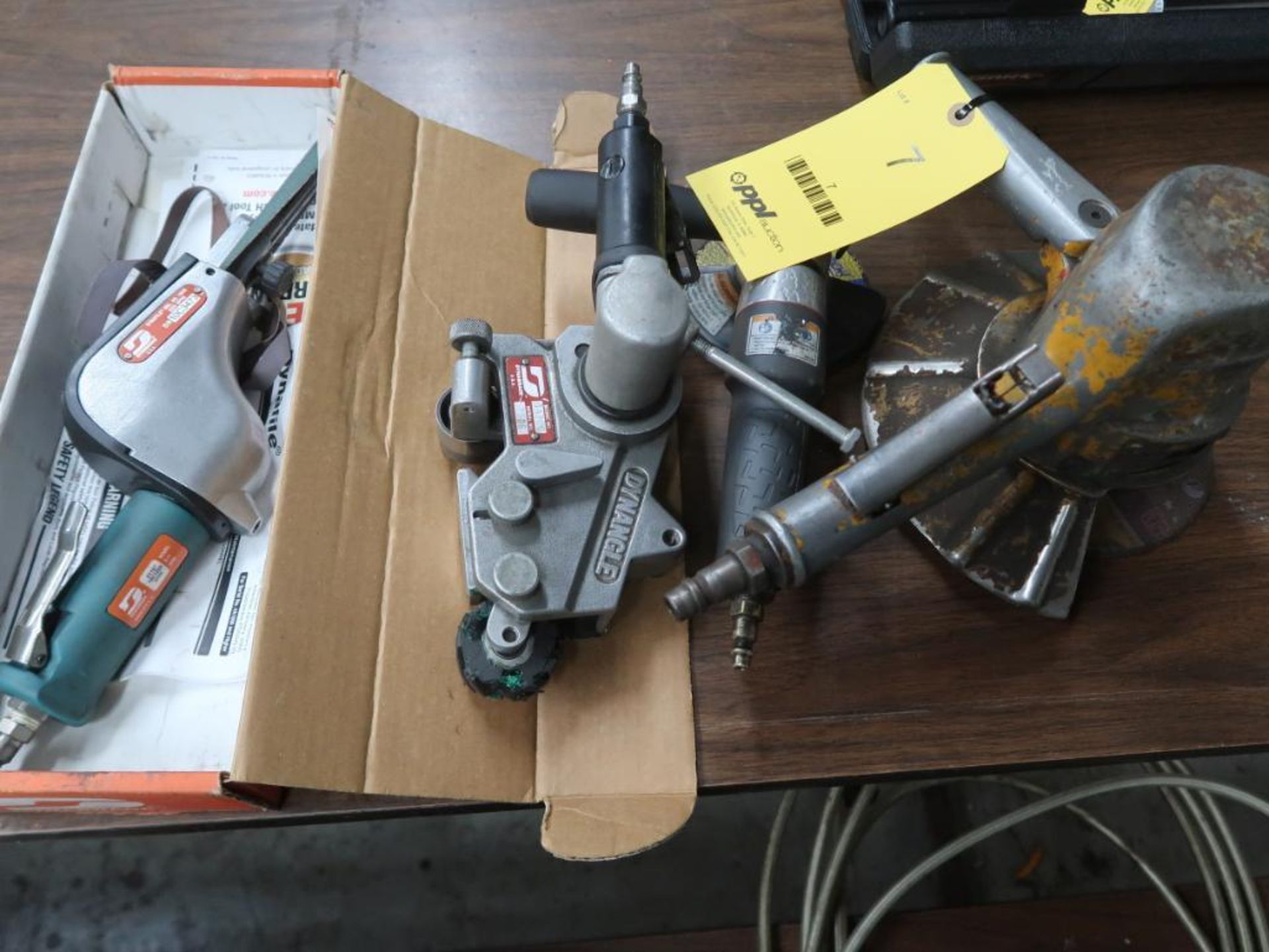 LOT: (2) Dynabrade Pneumatic Sanders, (2) Pneumatic Grinders