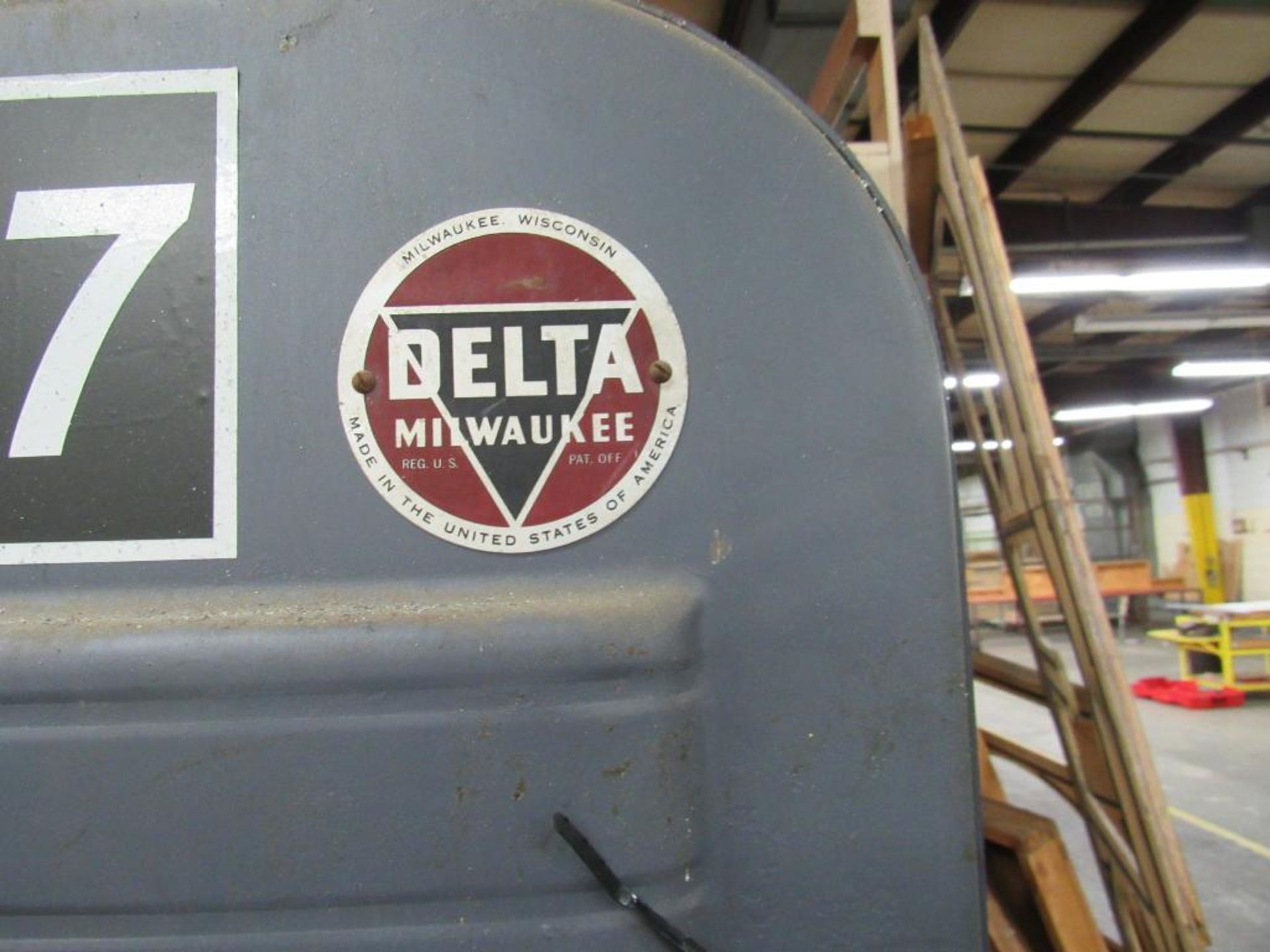 Delta 24 in. Vertical Band Saw (Screen Room) (LOCATED IN SOUTH MILWAUKEE, WI) - Image 2 of 2