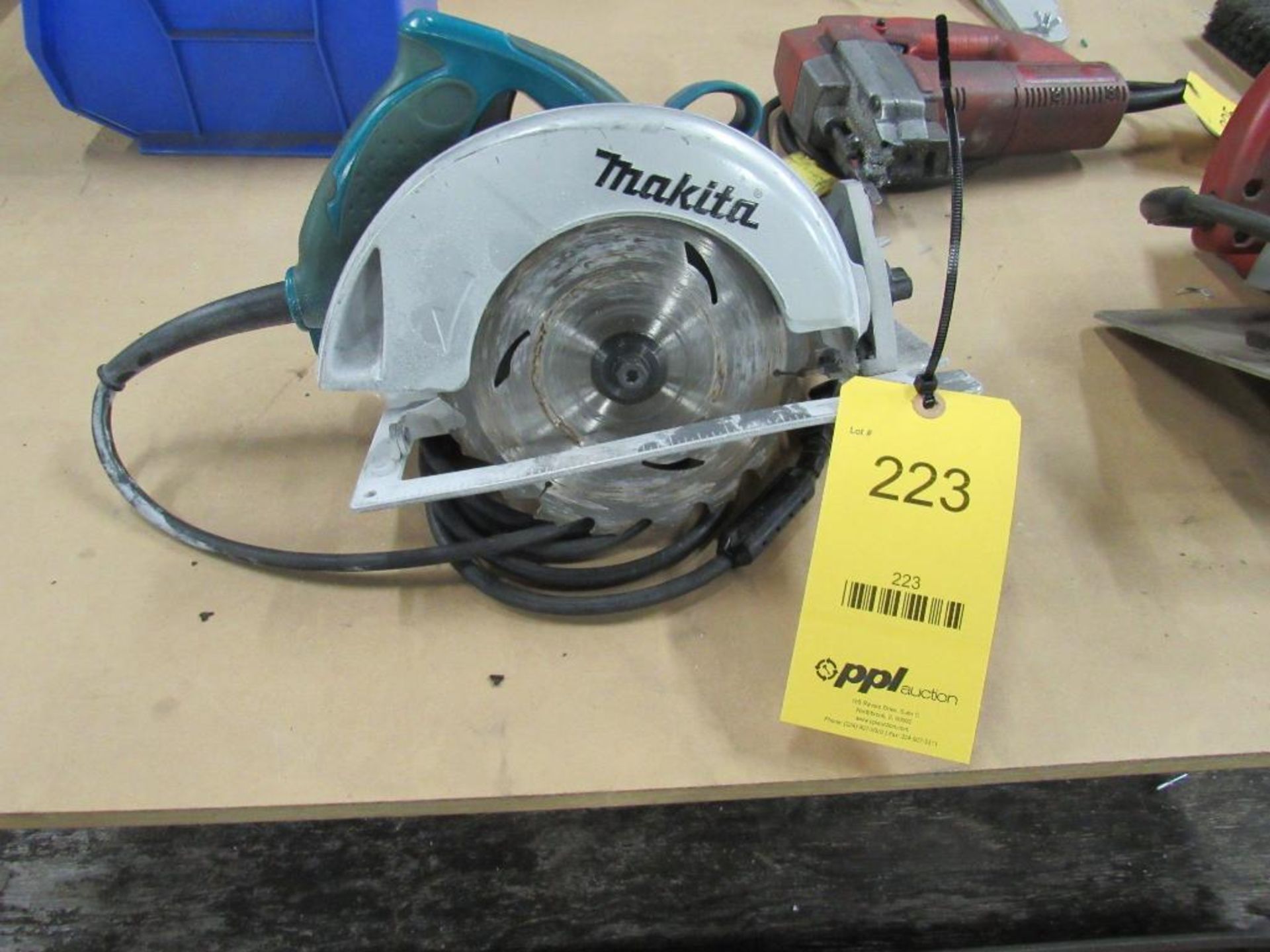 Makita 7-1/2 in. Circular Saw (LOCATED IN SOUTH MILWAUKEE, WI)