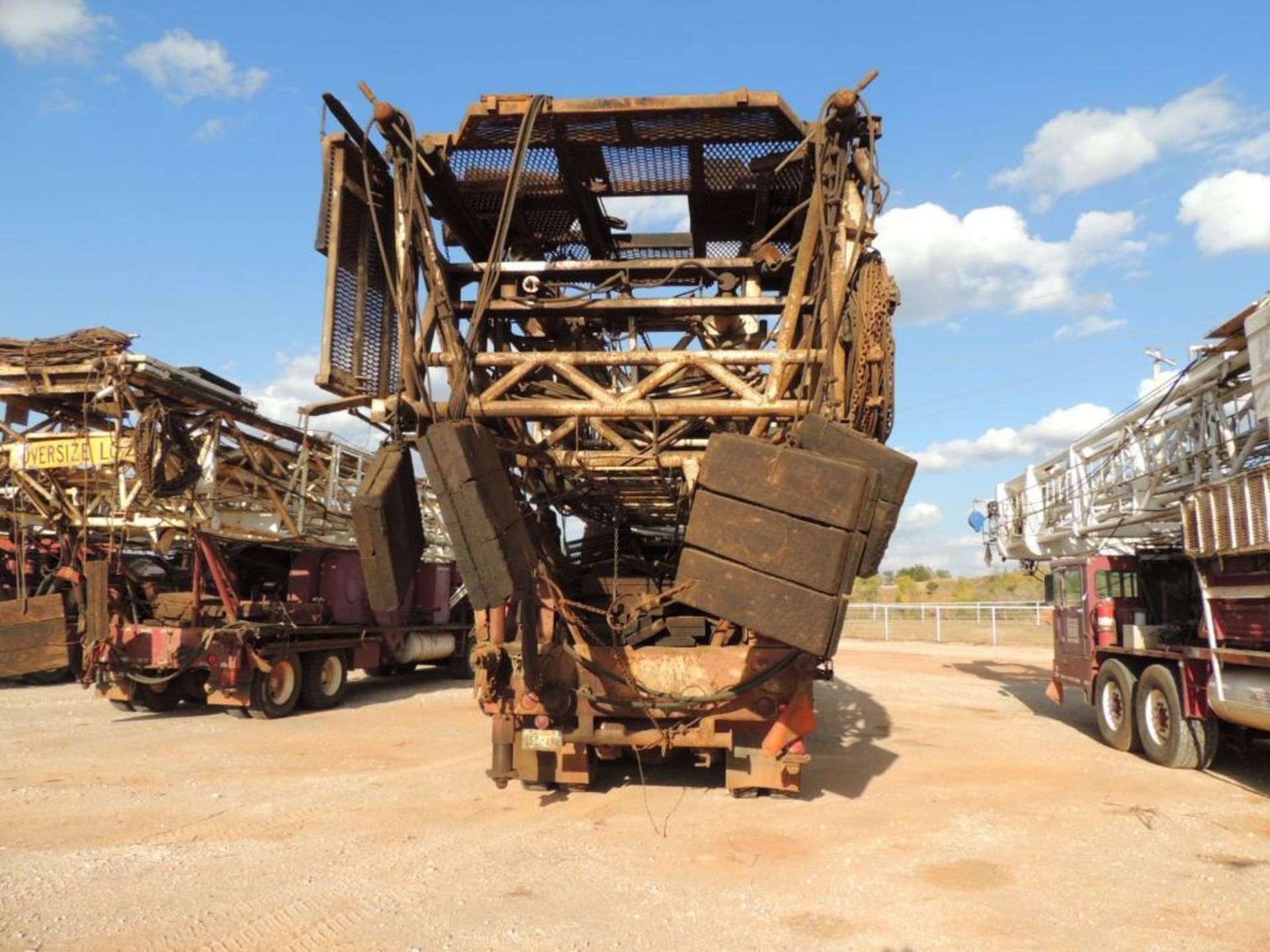 1977 Franks1287-160 Well Service Rig, 5 Axle, Caterpillar 3408, 5860 Transmission, 104 Ft. Mast, - Image 5 of 7