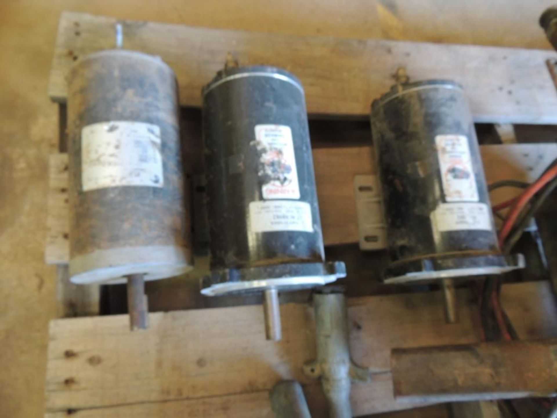 LOT: (3) 12 Volt Motors and Roller Pumps, (3) WMS 12 Volt 5 HP Motors (LOCATED IN HENNESSEY, OK. - - Image 2 of 2