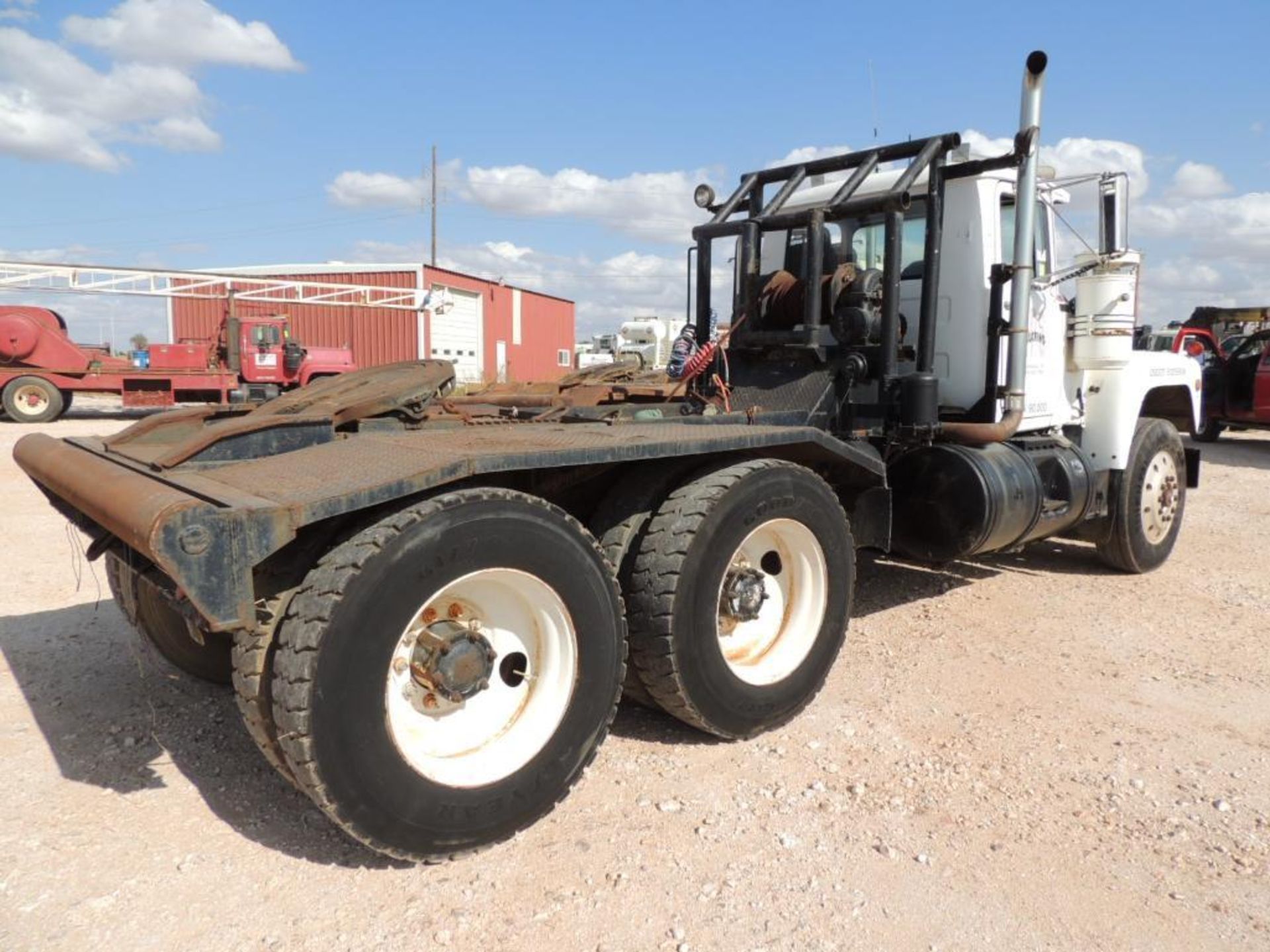 1998 Mack RD690S EM6, 5 Spd Twin Stick Trans, Gardner Denver Pump, Tulsa Winch, 187 WB, New - Image 3 of 4