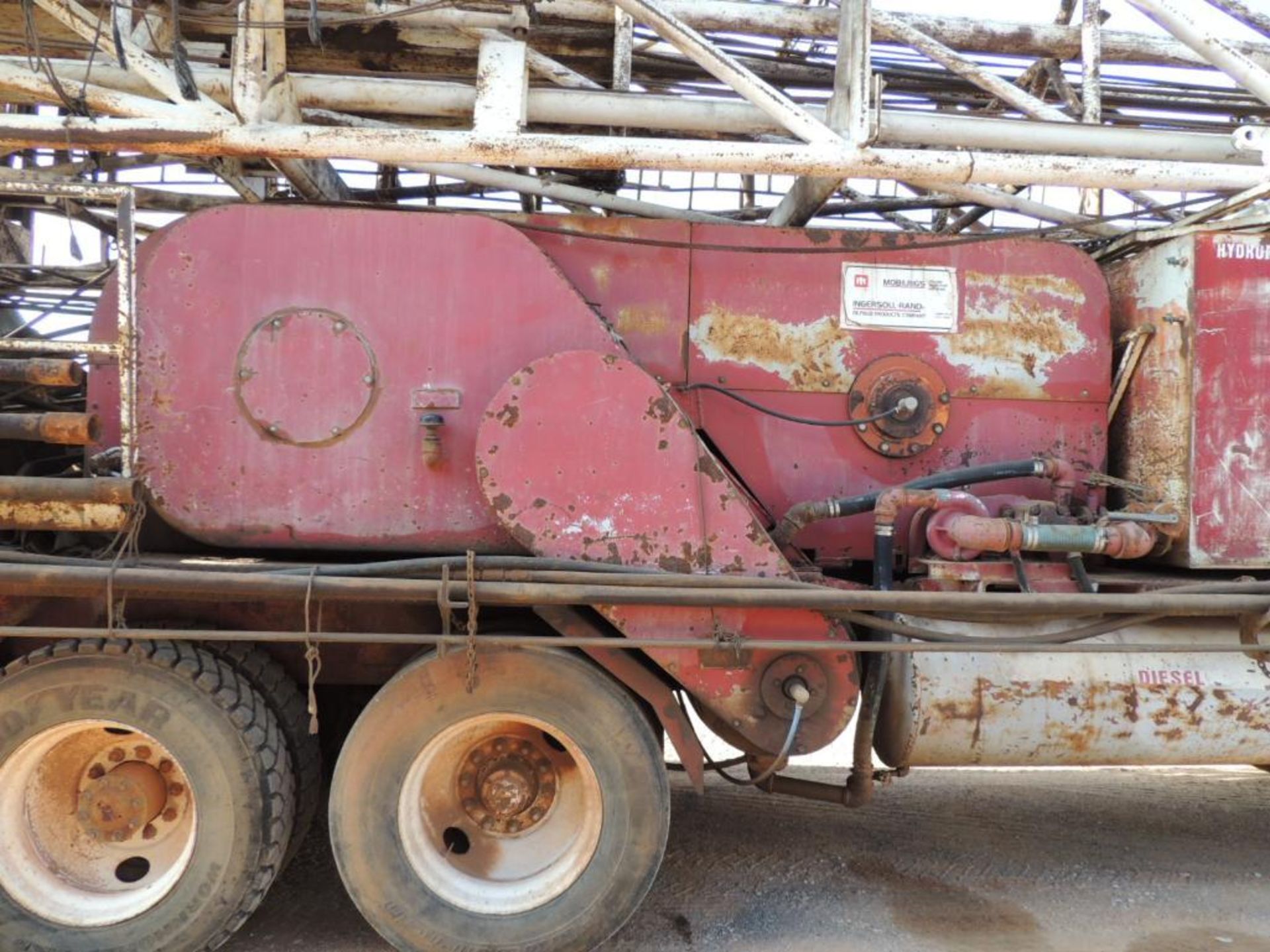 1977 Franks1287-160 Well Service Rig, 5 Axle, Caterpillar 3408, 5860 Transmission, 104 Ft. Mast, - Image 3 of 7