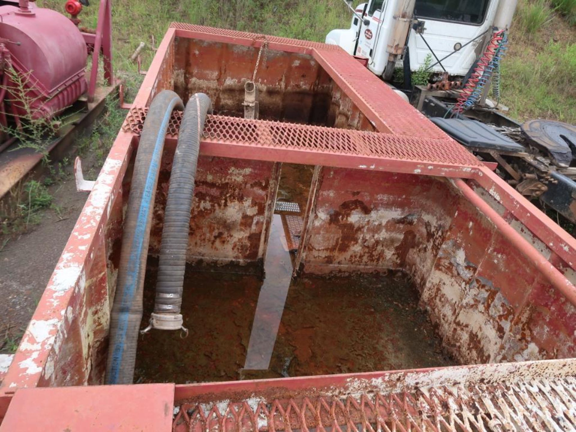 20 ft. Skid Mouinted Pump Pit (LOCATED IN KNOXVILLE, ARKANSAS) - Image 3 of 5