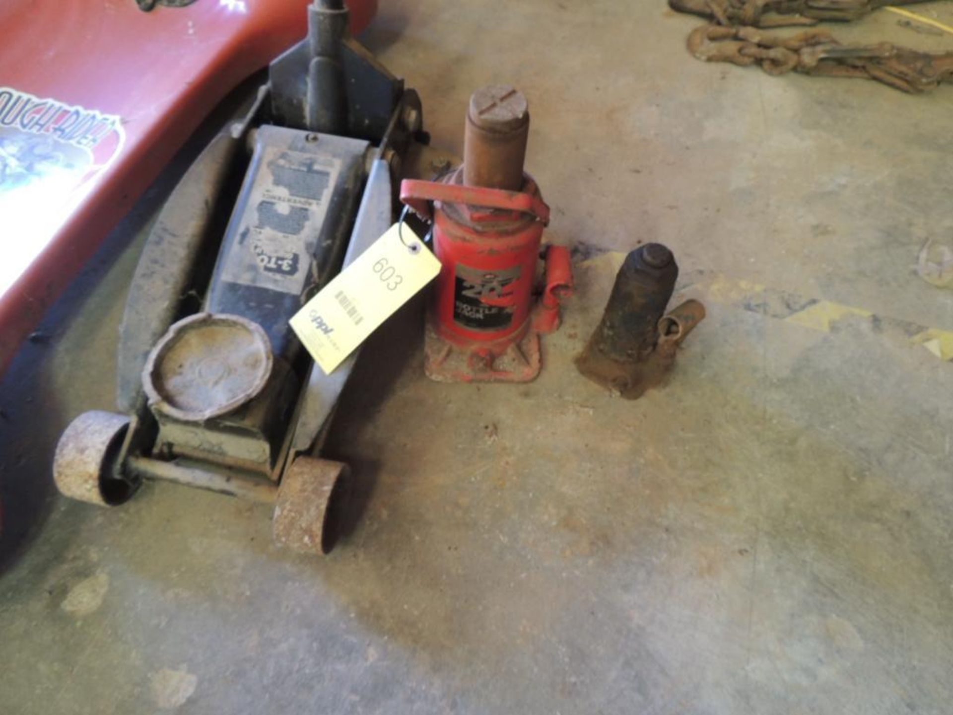 LOT: Torrington 3 Ton Floor Jack, AFF 20 Ton Bottle Jack (LOCATED IN HENNESSEY, OK. - IN CHEM