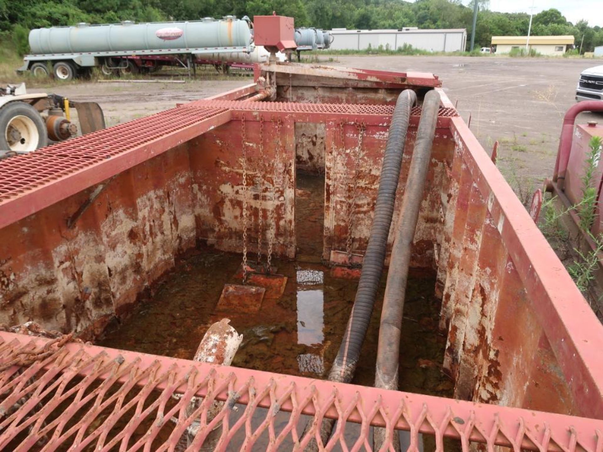 20 ft. Skid Mouinted Pump Pit (LOCATED IN KNOXVILLE, ARKANSAS) - Image 5 of 5